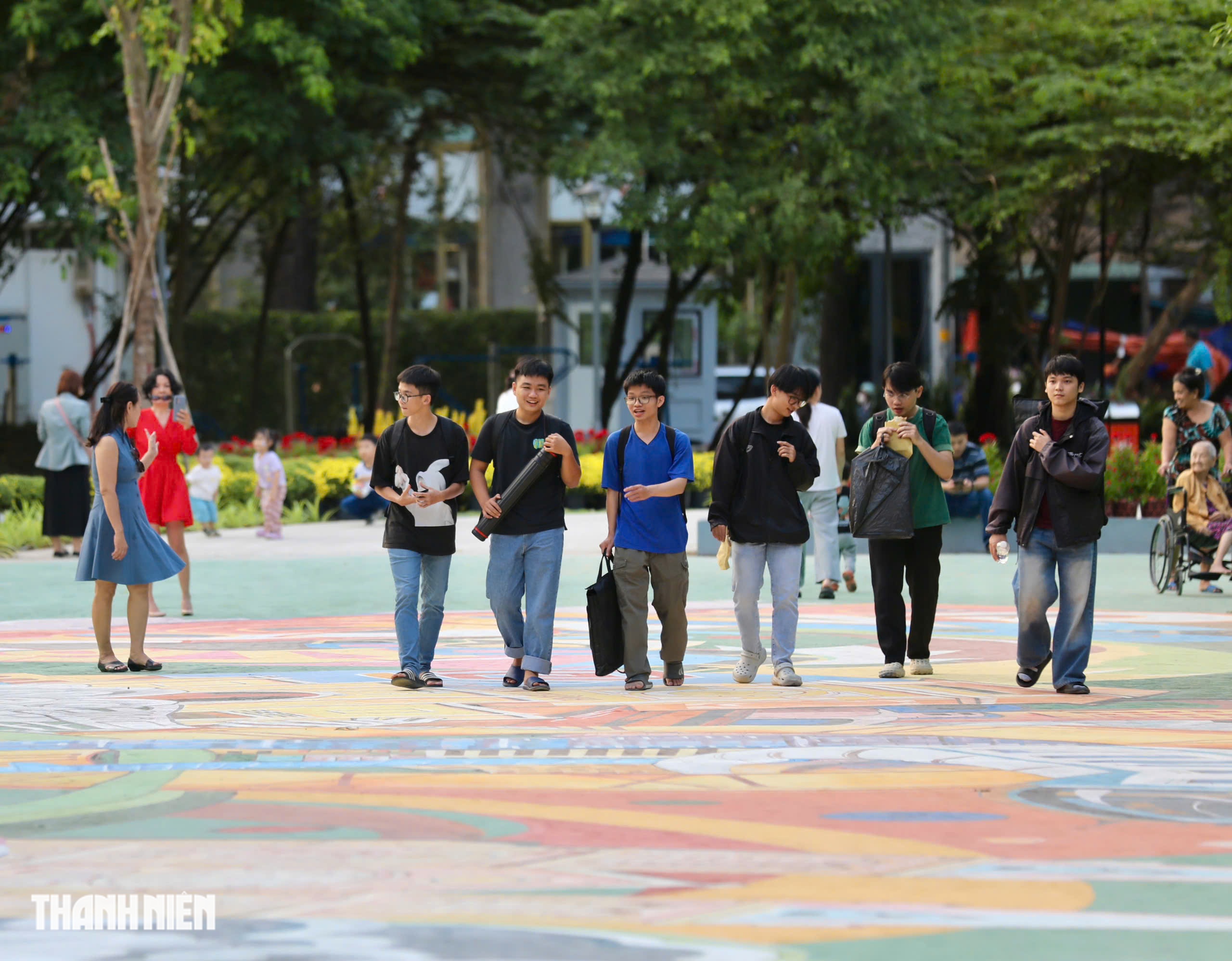 Khu &lsquo;đất v&agrave;ng&rsquo; l&agrave;m c&ocirc;ng vi&ecirc;n ở TP.HCM, người d&acirc;n c&ugrave;ng kh&aacute;ch T&acirc;y đến tham quan - Ảnh 1.