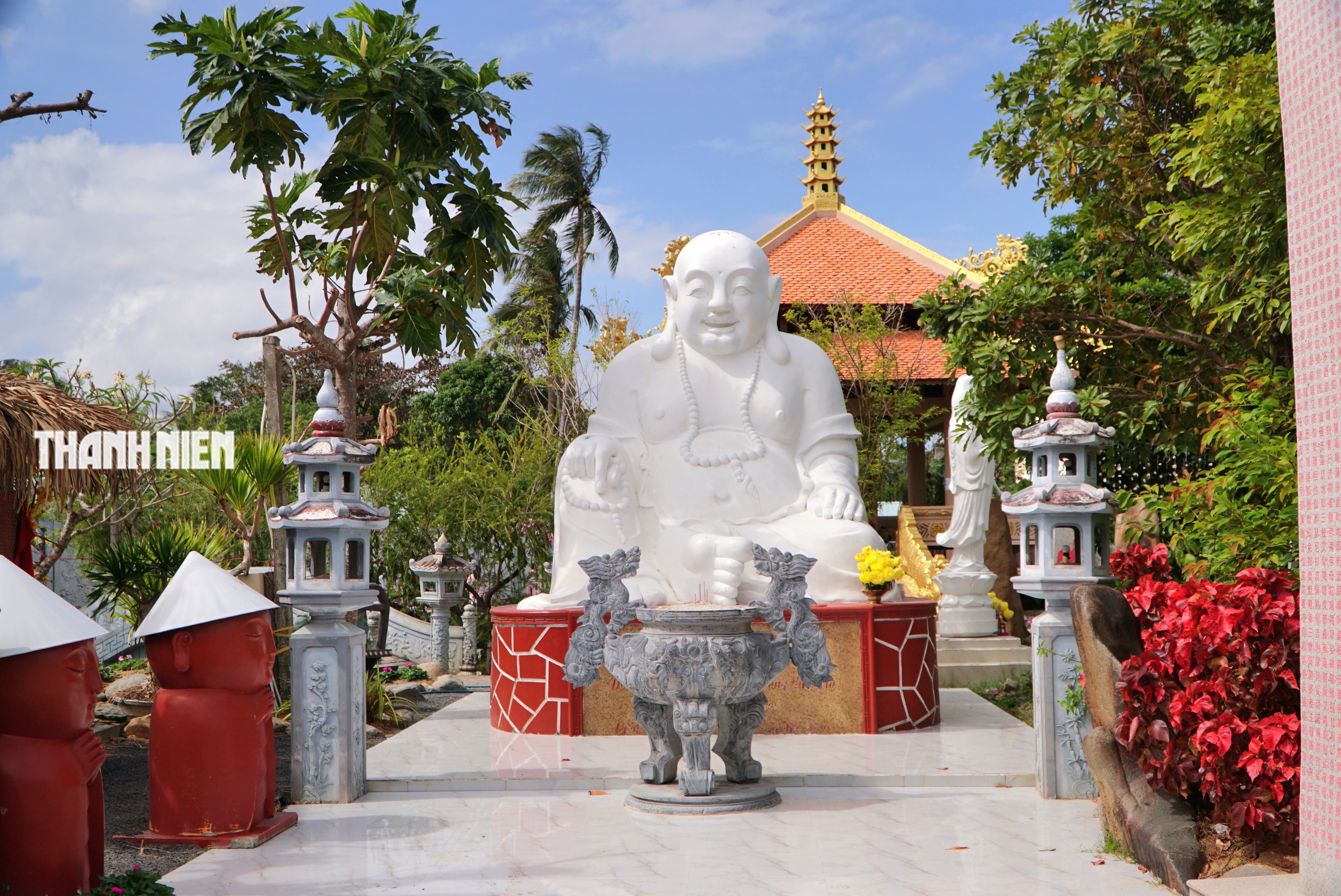 Ng&ocirc;i ch&ugrave;a thờ tượng Quan &Acirc;m từ biển: Gieo b&igrave;nh an cho cả trăm người mỗi m&ugrave;a b&atilde;o - Ảnh 12.