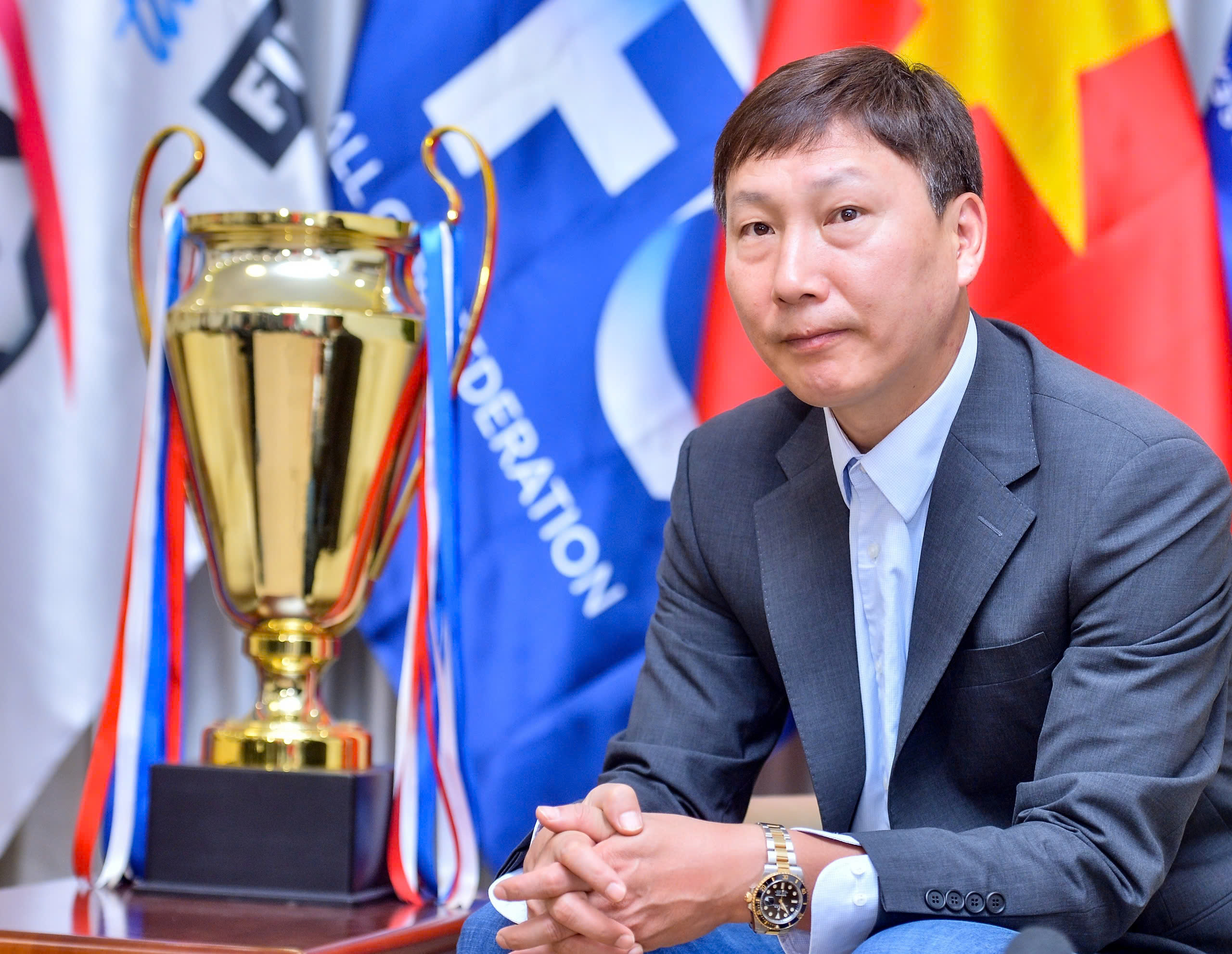 HLV Kim Sang-sik: ‘Tôi tự tin sẽ giúp U.23 Việt Nam hay hơn nữa, mục tiêu là World Cup’ - Ảnh 1. HLV Kim Sang-sik: ‘Tôi tự tin sẽ giúp U.23 Việt Nam hay hơn nữa, mục tiêu là World Cup’ - Ảnh 1.