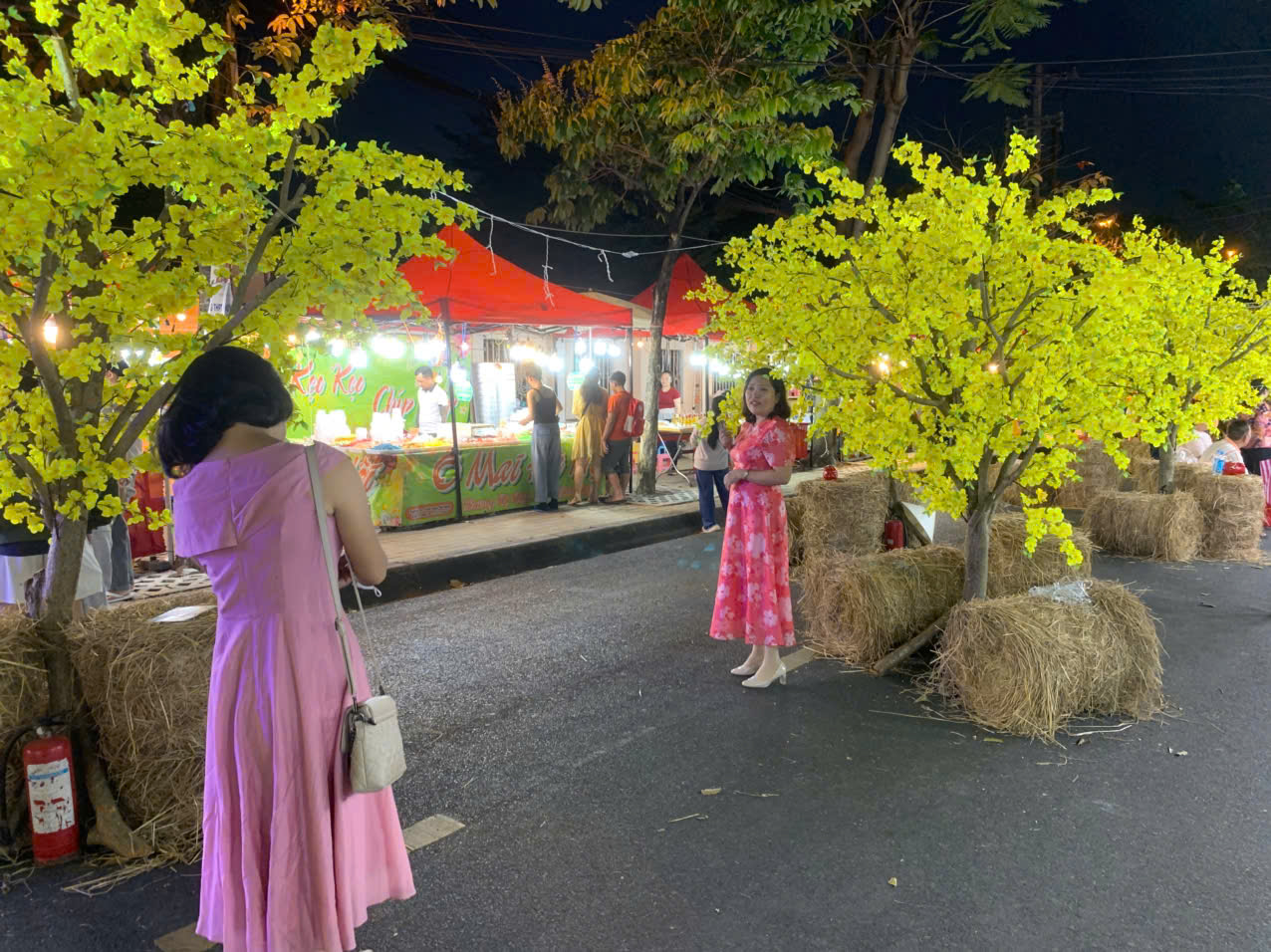 Điểm chụp ảnh tết v&agrave; ăn uống mới toanh thu h&uacute;t giới trẻ - Ảnh 8.