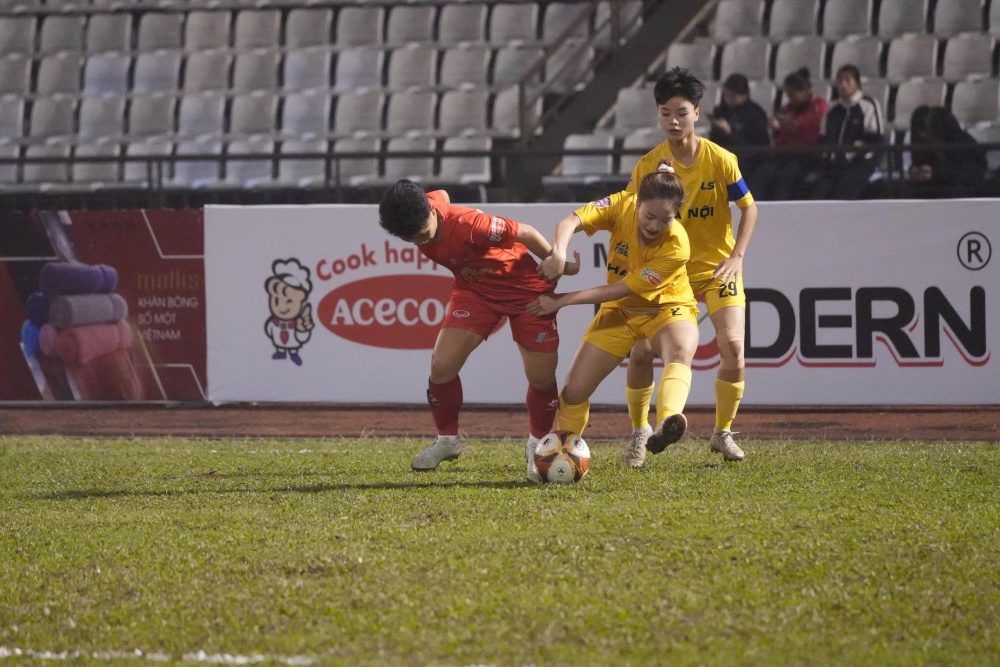 Đội U.19 TP.HCM và Phong Phú Hà Nam cùng ca khúc khải hoàn ở lượt 6 giải U.19 nữ- Ảnh 2. Đội U.19 TP.HCM và Phong Phú Hà Nam cùng ca khúc khải hoàn ở lượt 6 giải U.19 nữ- Ảnh 2.