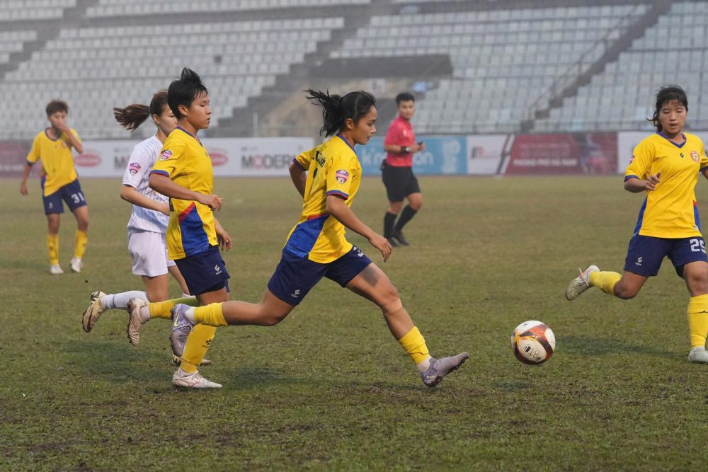 Đội U.19 TP.HCM và Phong Phú Hà Nam cùng ca khúc khải hoàn ở lượt 6 giải U.19 nữ- Ảnh 1. Đội U.19 TP.HCM và Phong Phú Hà Nam cùng ca khúc khải hoàn ở lượt 6 giải U.19 nữ- Ảnh 1.