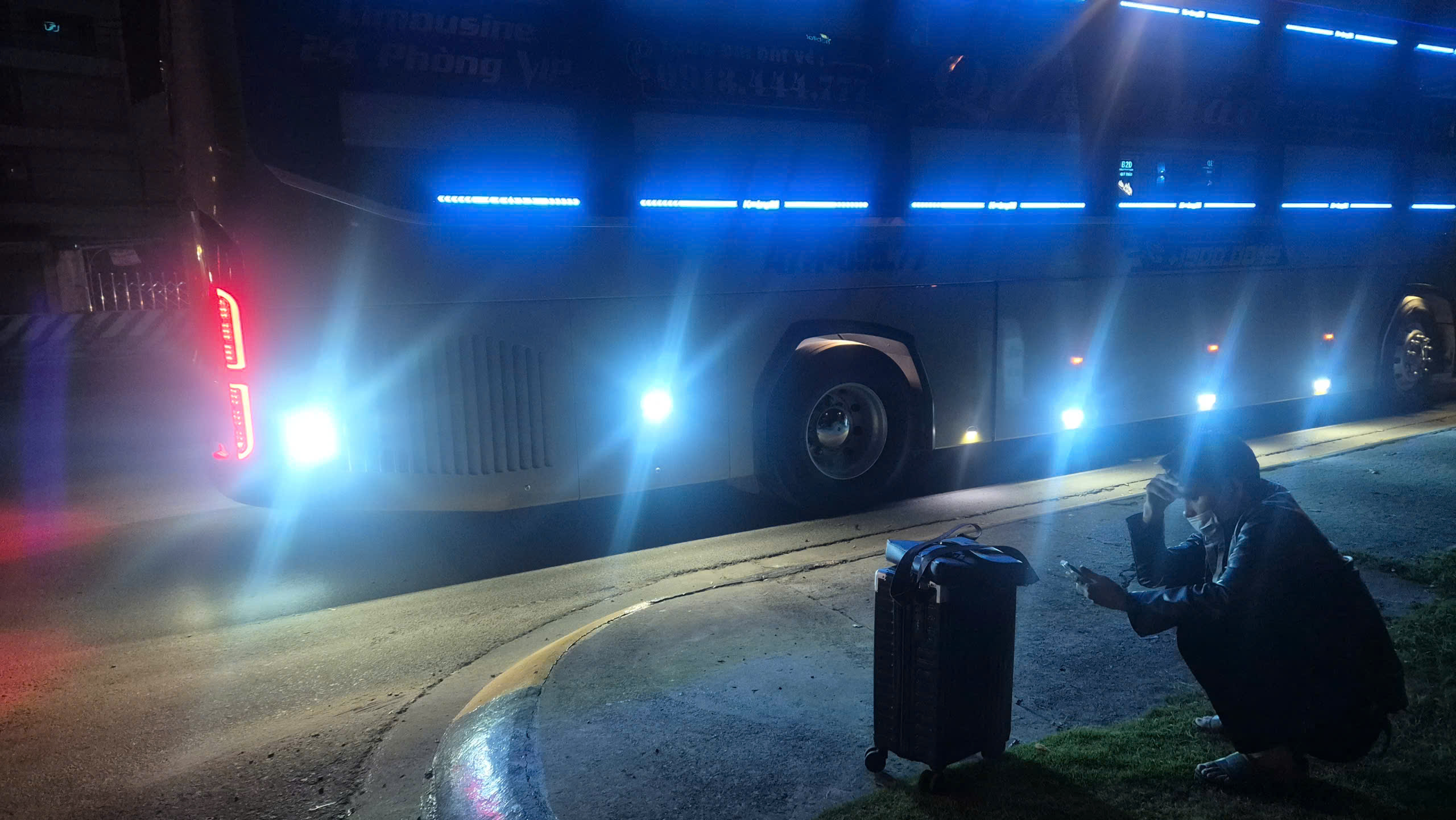 Rời thành phố về quê đón tết sớm - Ảnh 1.