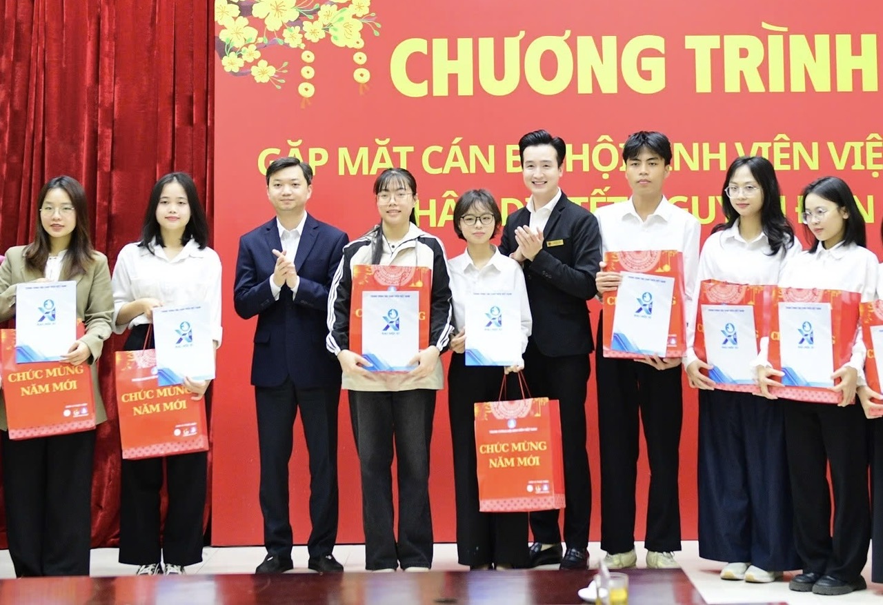 Anh Nguyễn Minh Triết gặp mặt, ch&uacute;c tết c&aacute;n bộ Hội Sinh vi&ecirc;n Việt Nam- Ảnh 3.