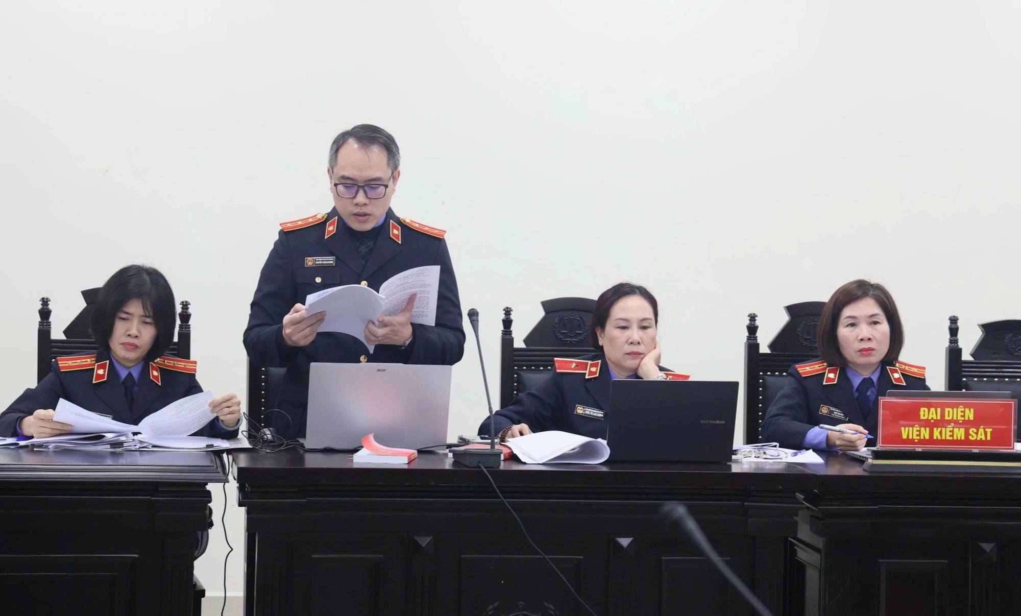 Cựu giám đốc BHXH nhận hối lộ ngay tại phòng làm việc, đều đều mỗi quý- Ảnh 1. Cựu giám đốc BHXH nhận hối lộ ngay tại phòng làm việc, đều đều mỗi quý- Ảnh 1.