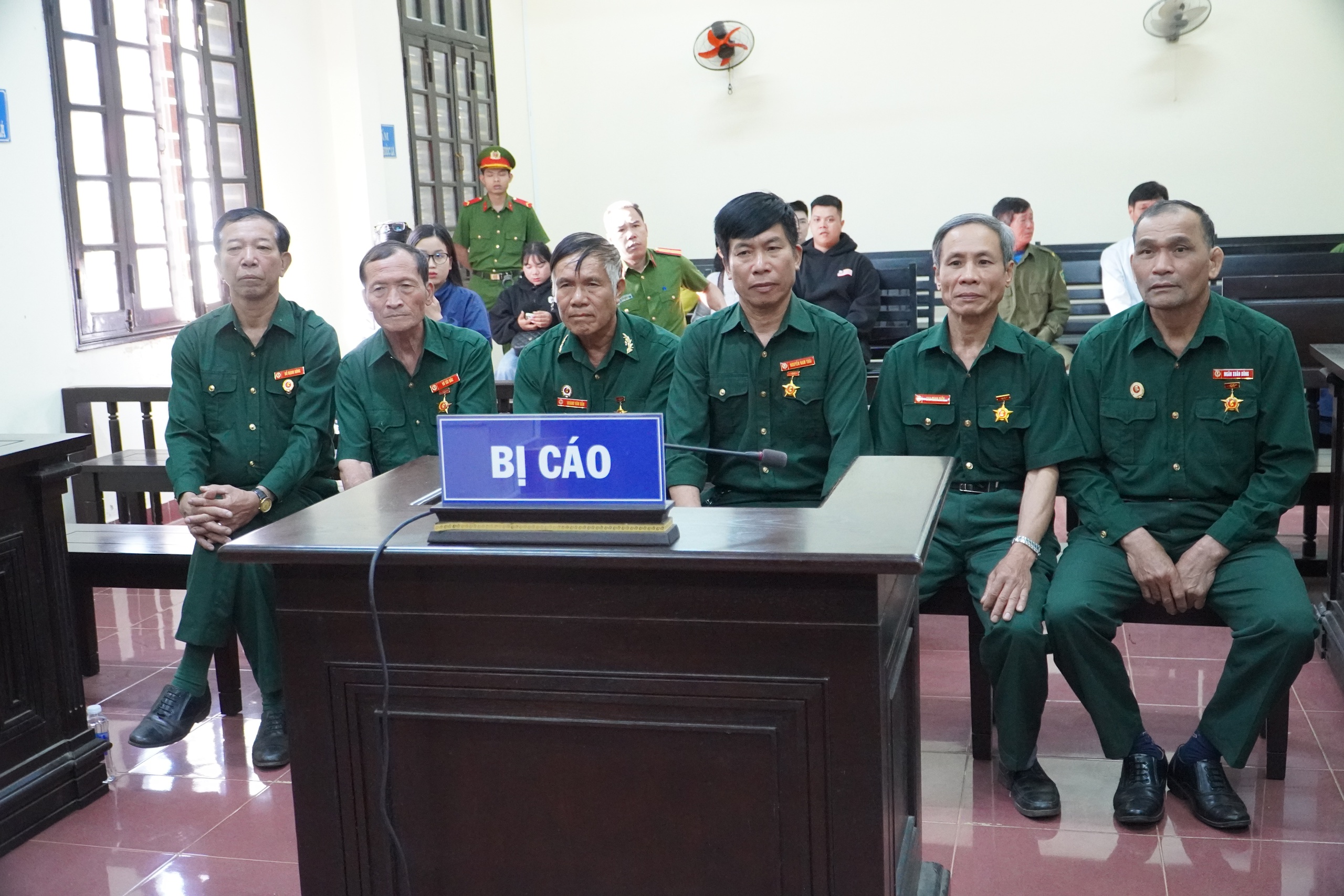 Đang xét xử 6 cựu chiến binh kêu oan sau khi ra tù ở Lâm Đồng - Ảnh 1.