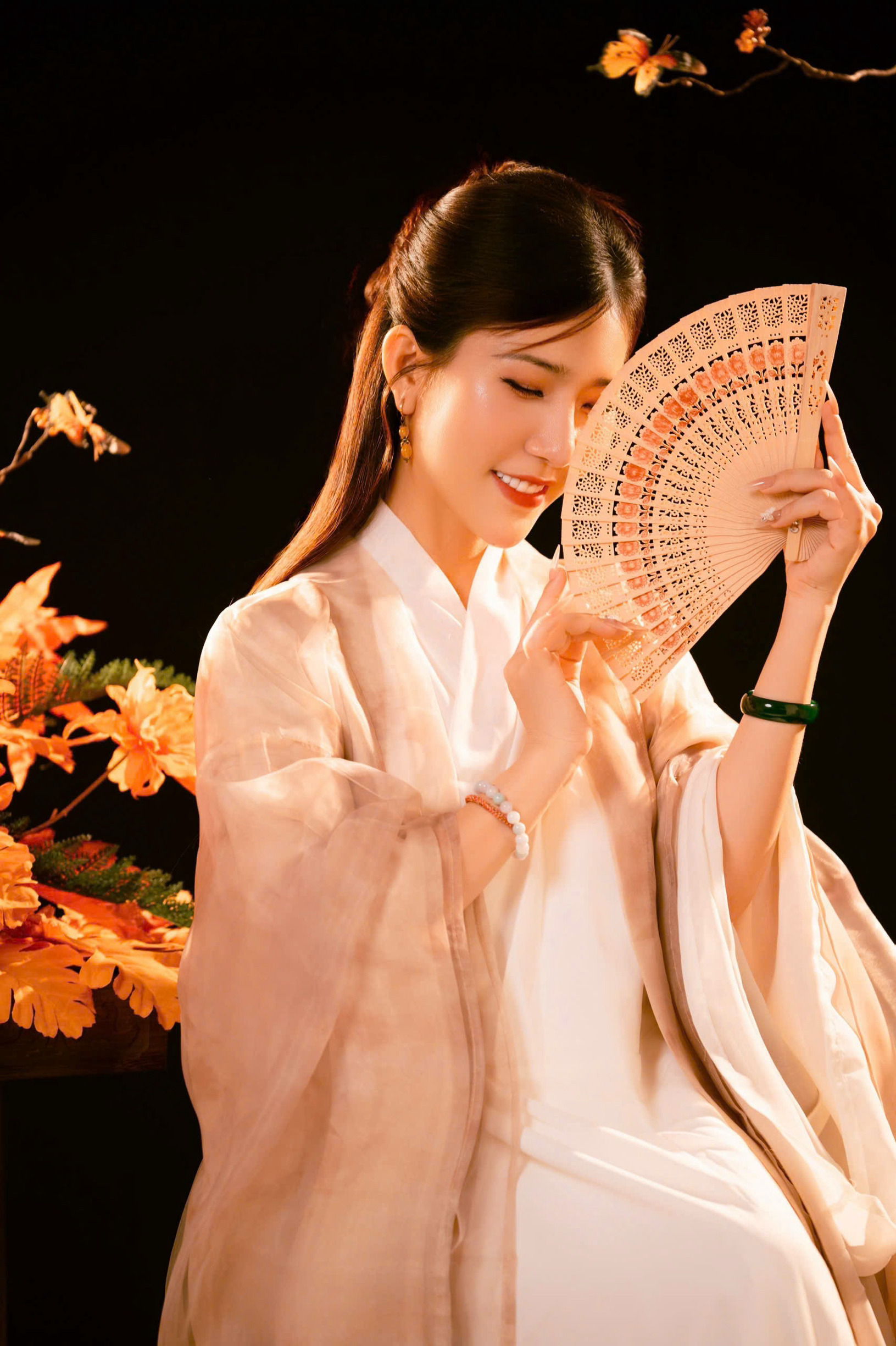 Chọn tu tập sau biến cố, cuộc sống Hoàng Y Nhung giờ ra sao? - Ảnh 5.