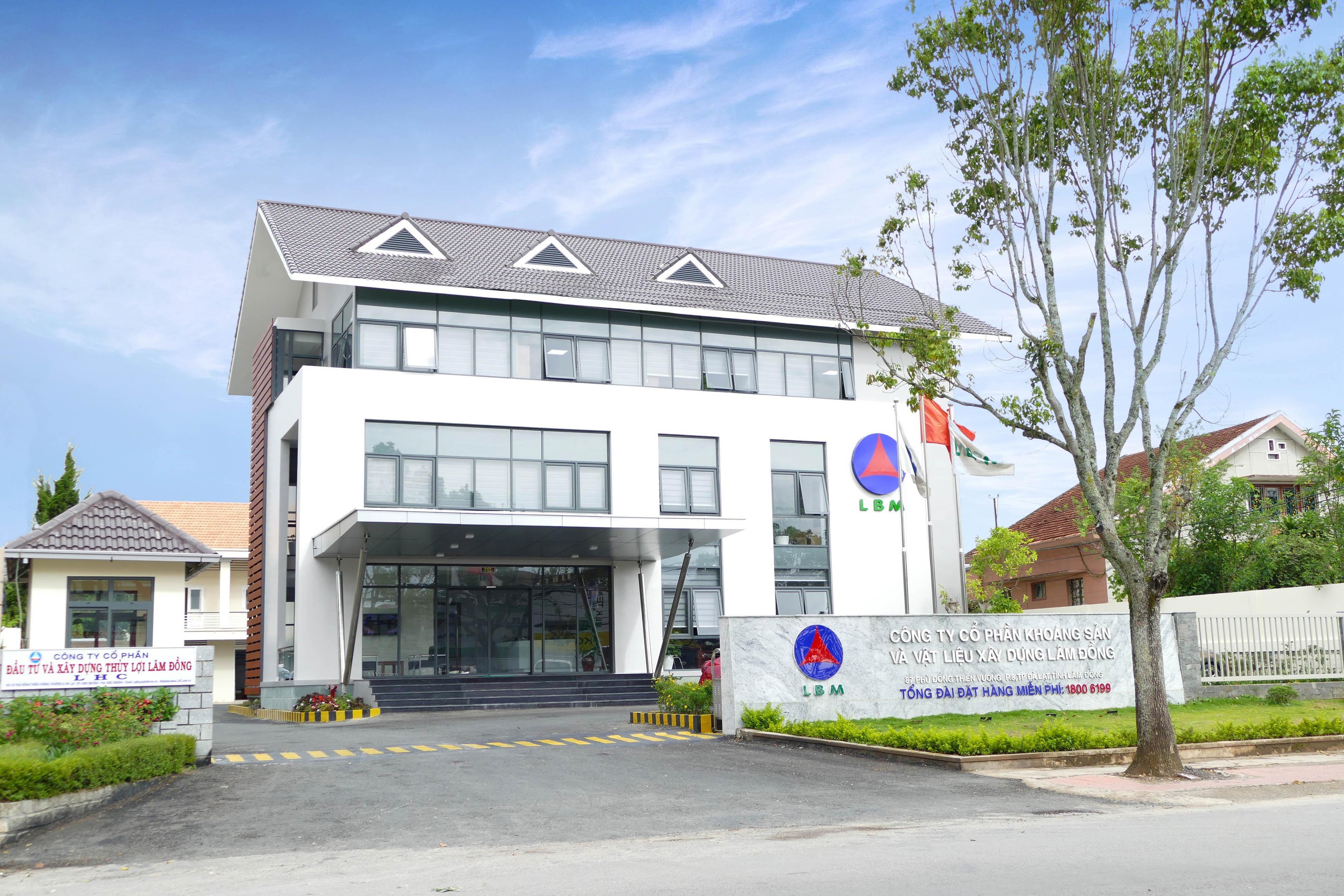 Công ty LBM được vinh danh Doanh nghiệp niêm yết xuất sắc 2025 - Ảnh 3.