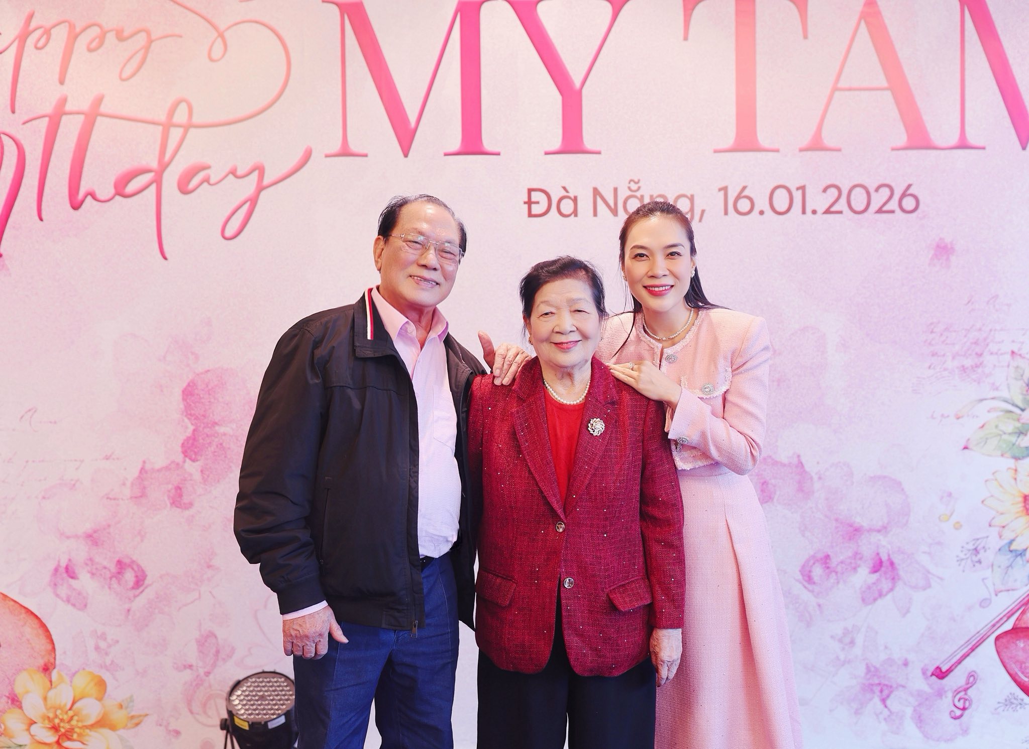 Sắc v&oacute;c của ca sĩ Mỹ T&acirc;m ở tuổi 45 - Ảnh 1.