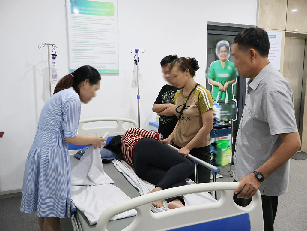 Nghề nuôi bệnh: 'Bít cửa' đi làm nếu thi rớt- Ảnh 1.