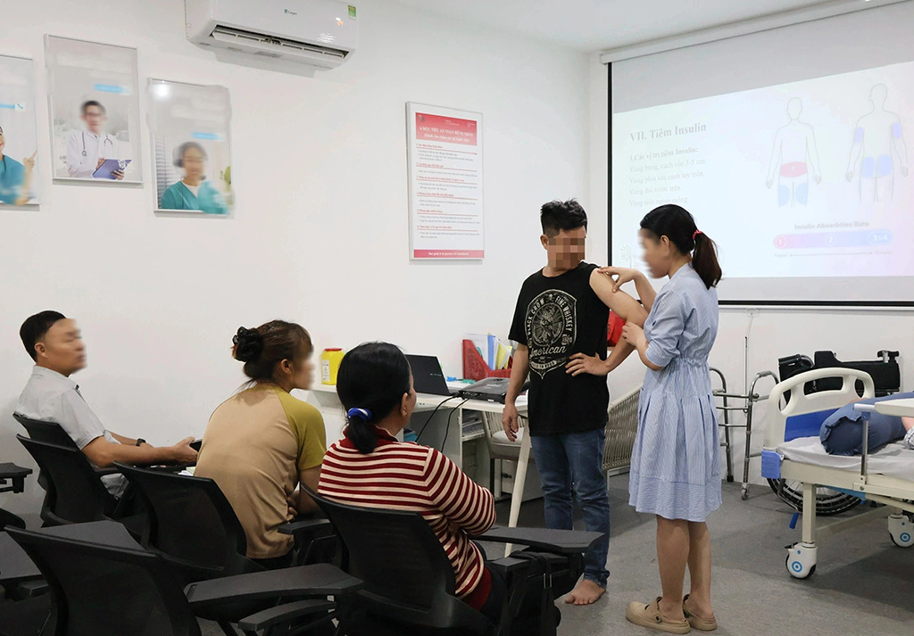 Nghề nuôi bệnh: 'Bít cửa' đi làm nếu thi rớt- Ảnh 3.