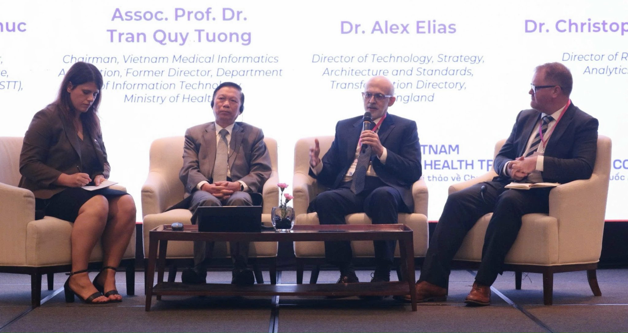 Việt Nam học Vương quốc Anh dùng AI để ‘trị’ thuốc giả- Ảnh 1.