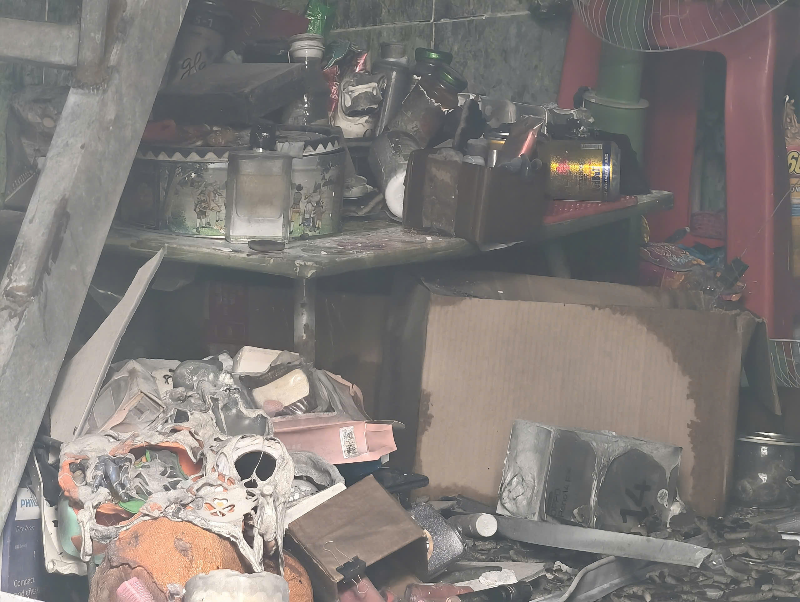 TP.HCM: Cháy rụi 4 phòng trọ ở đường Huỳnh Tấn Phát- Ảnh 2. TP.HCM: Cháy rụi 4 phòng trọ ở đường Huỳnh Tấn Phát- Ảnh 2.