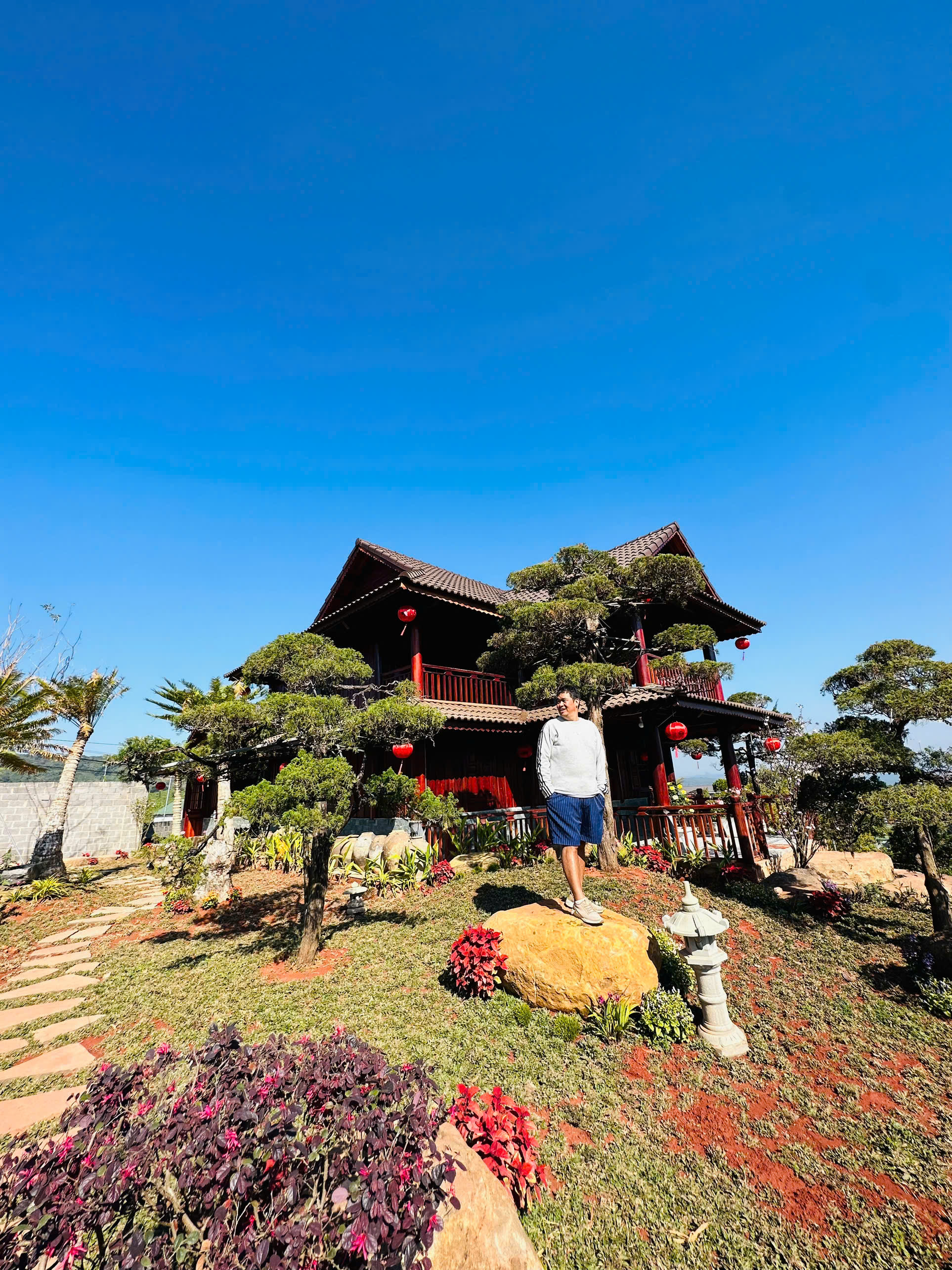 Biệt phủ rộng 10.000m2 của nghệ sĩ Hoàng Mập - Ảnh 1.