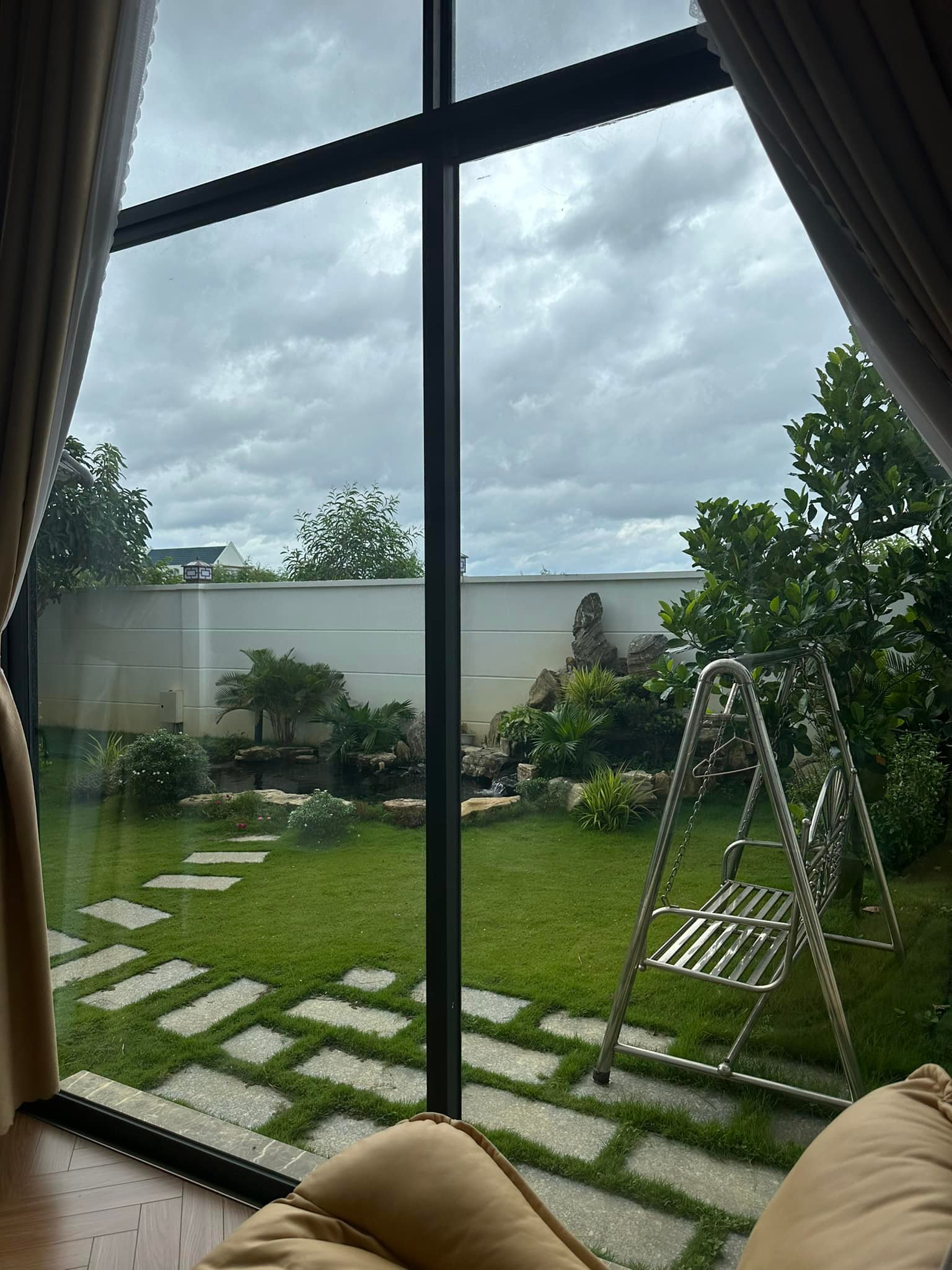 Tiết Cương ghé thăm biệt thự ngoại ô của Lê Giang - Ảnh 7.