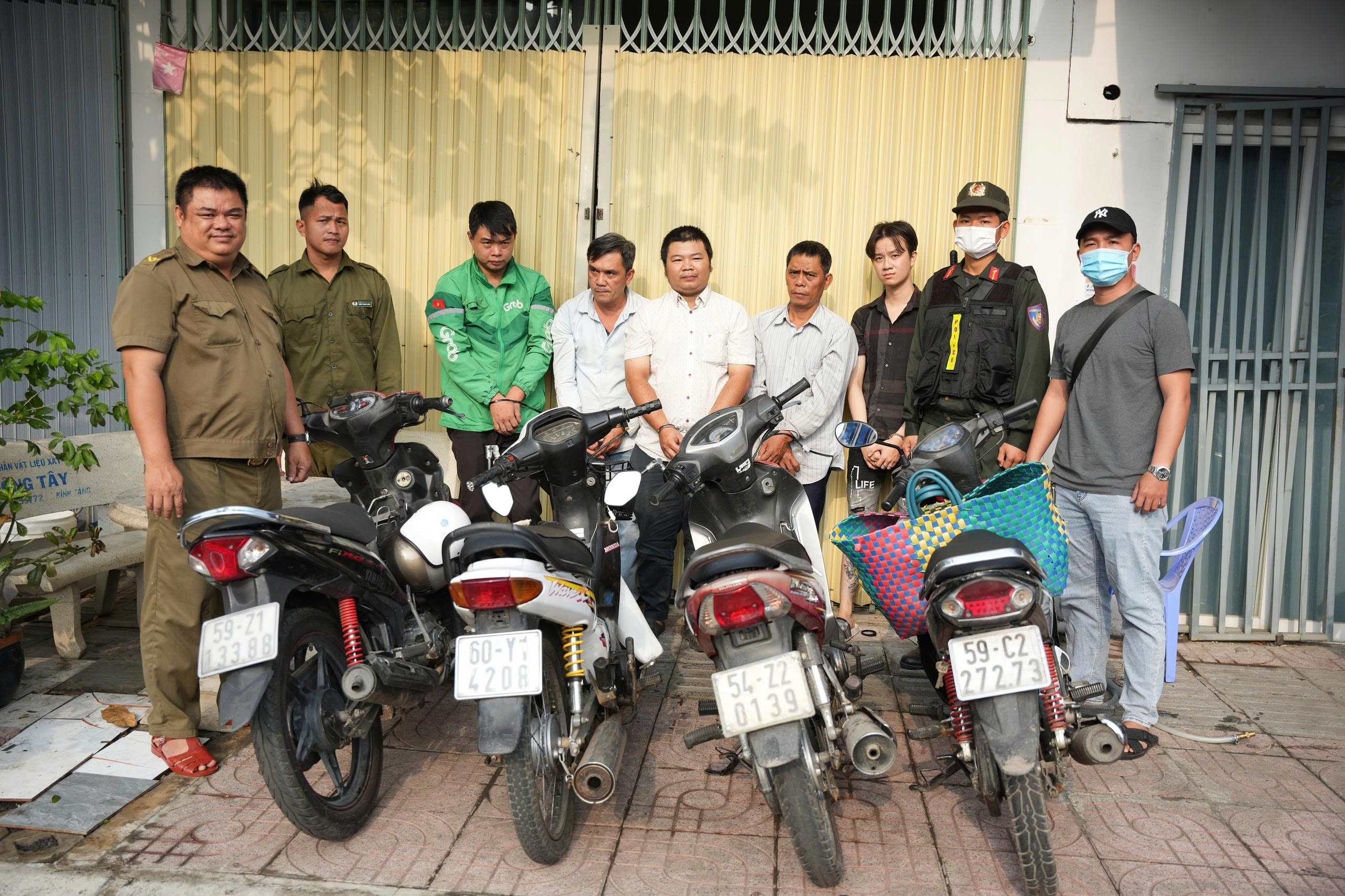 Công an TP.HCM bắt nhóm trộm chó, mèo số lượng lớn- Ảnh 2. Công an TP.HCM bắt nhóm trộm chó, mèo số lượng lớn- Ảnh 2.