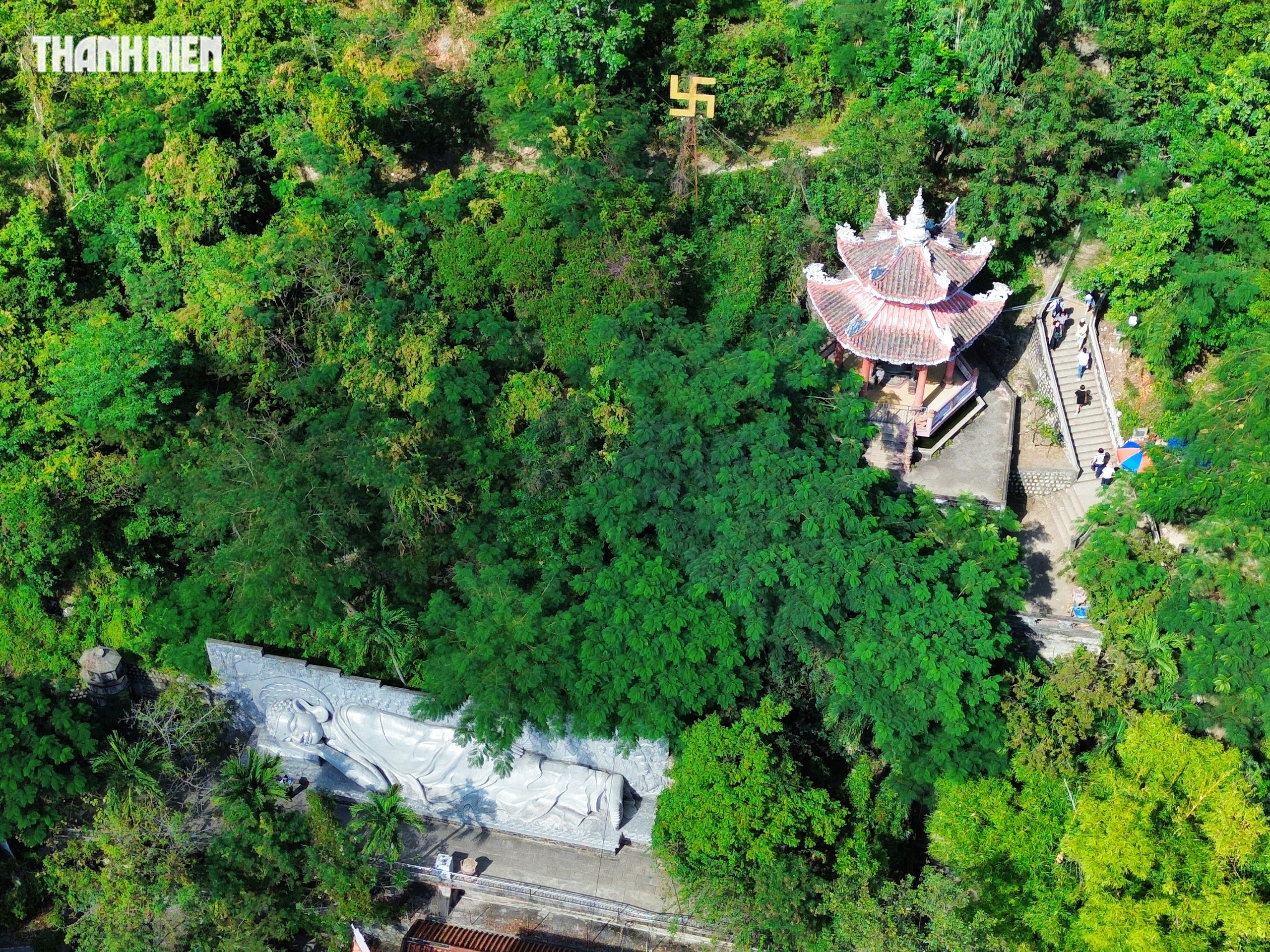 Chùa Long Sơn: Biểu tượng tâm linh trăm năm giữa lòng phố biển Nha Trang- Ảnh 4.