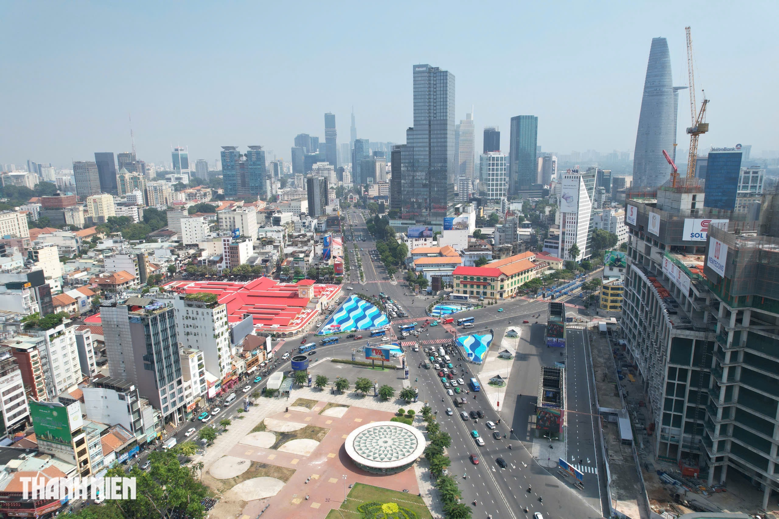 H&igrave;nh ảnh khu vực chợ Bến Th&agrave;nh kh&aacute;c lạ sau khi được sơn mới - Ảnh 7.