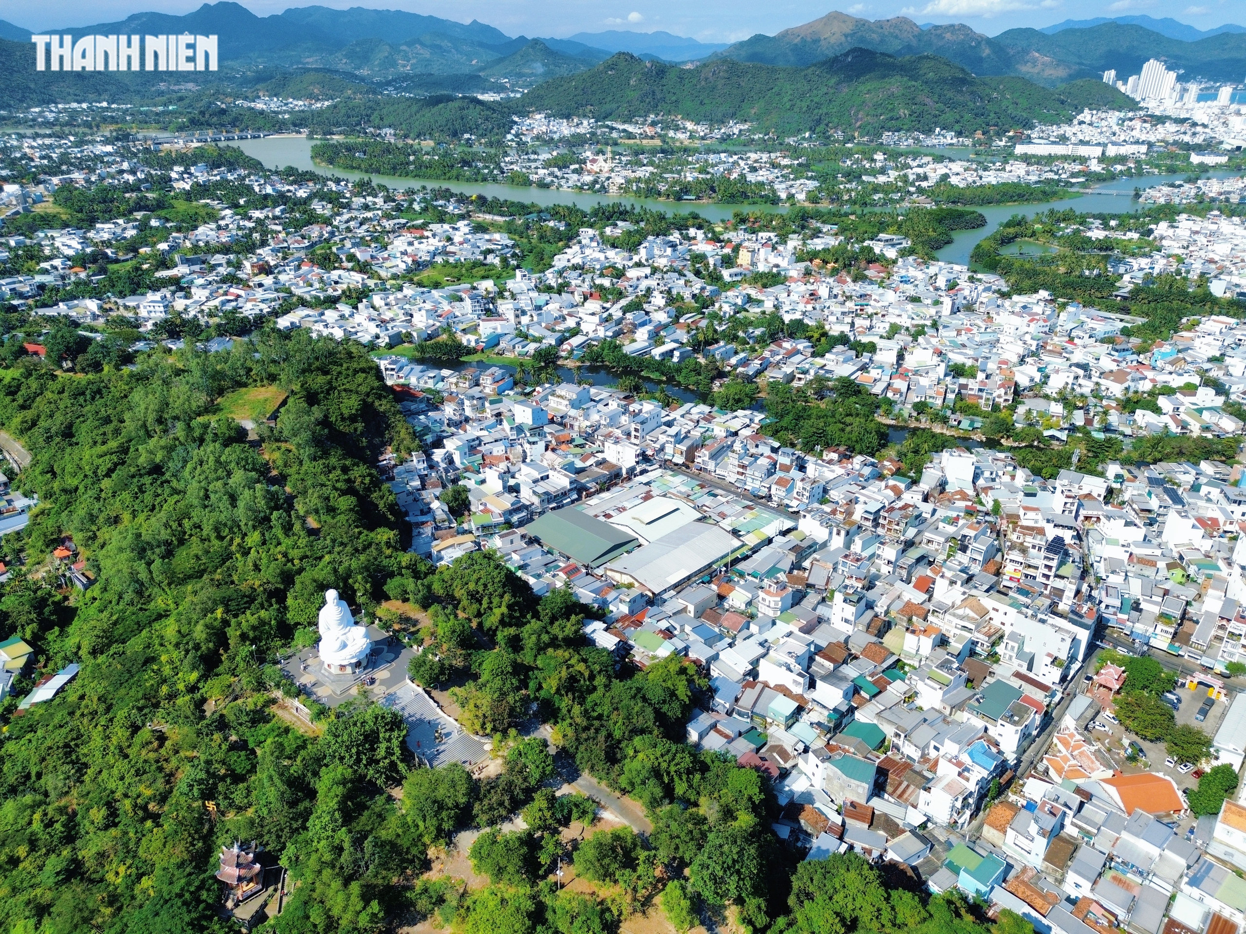 Chùa Long Sơn: Biểu tượng tâm linh trăm năm giữa lòng phố biển Nha Trang- Ảnh 14.