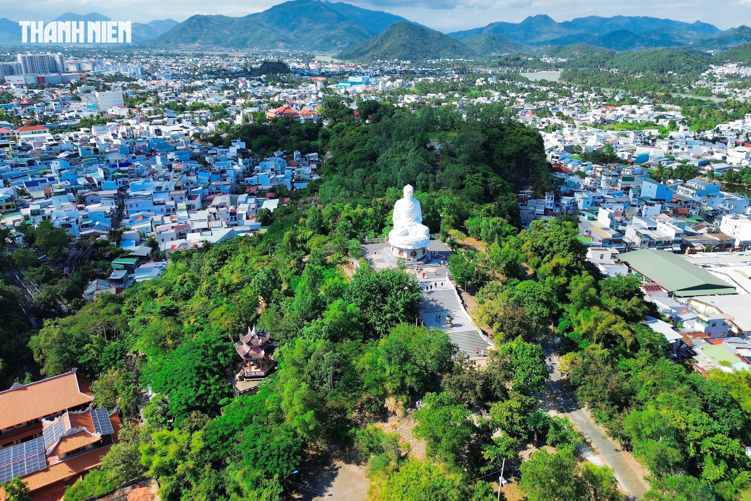 Chùa Long Sơn: Biểu tượng tâm linh trăm năm giữa lòng phố biển Nha Trang- Ảnh 2.