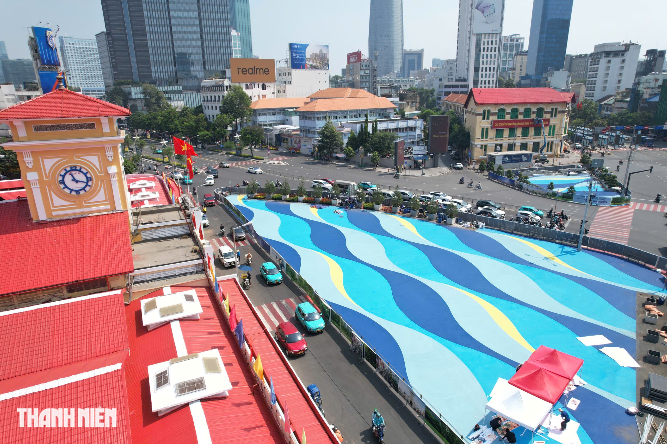 H&igrave;nh ảnh khu vực chợ Bến Th&agrave;nh kh&aacute;c lạ sau khi được sơn mới - Ảnh 4.