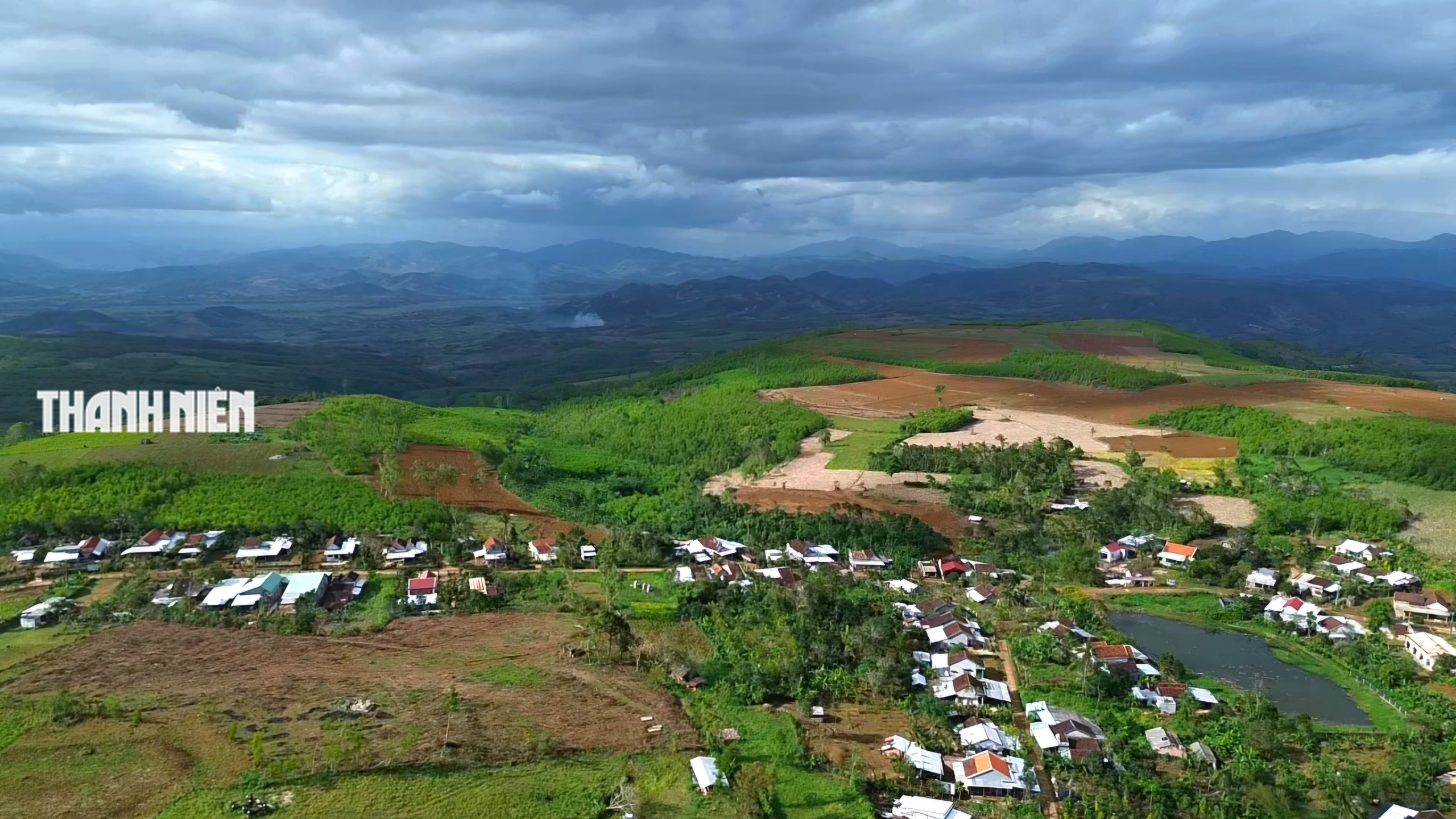 Ngựa thồ t&ecirc;n Hồng: Người bạn đồng h&agrave;nh của b&agrave; Nhung tr&ecirc;n cao nguy&ecirc;n v&acirc;n h&ograve;a - Ảnh 1.