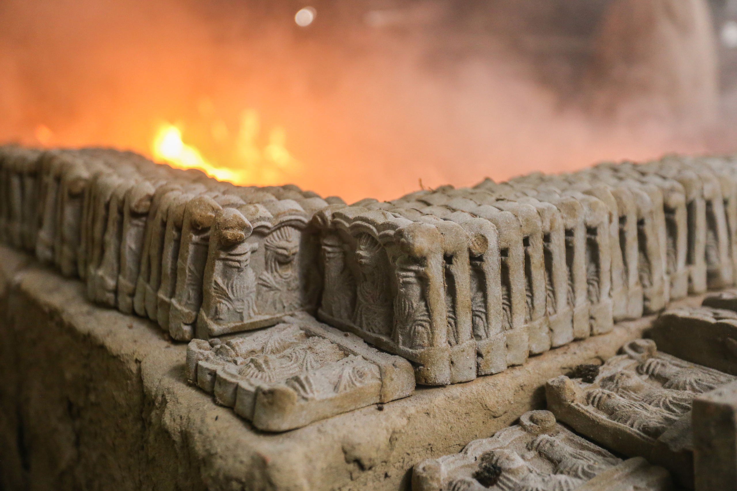 Nặn tượng ông Táo: Nghề truyền thống còn lại giữa nhịp sống hiện đại tại Địa Linh - Ảnh 6.