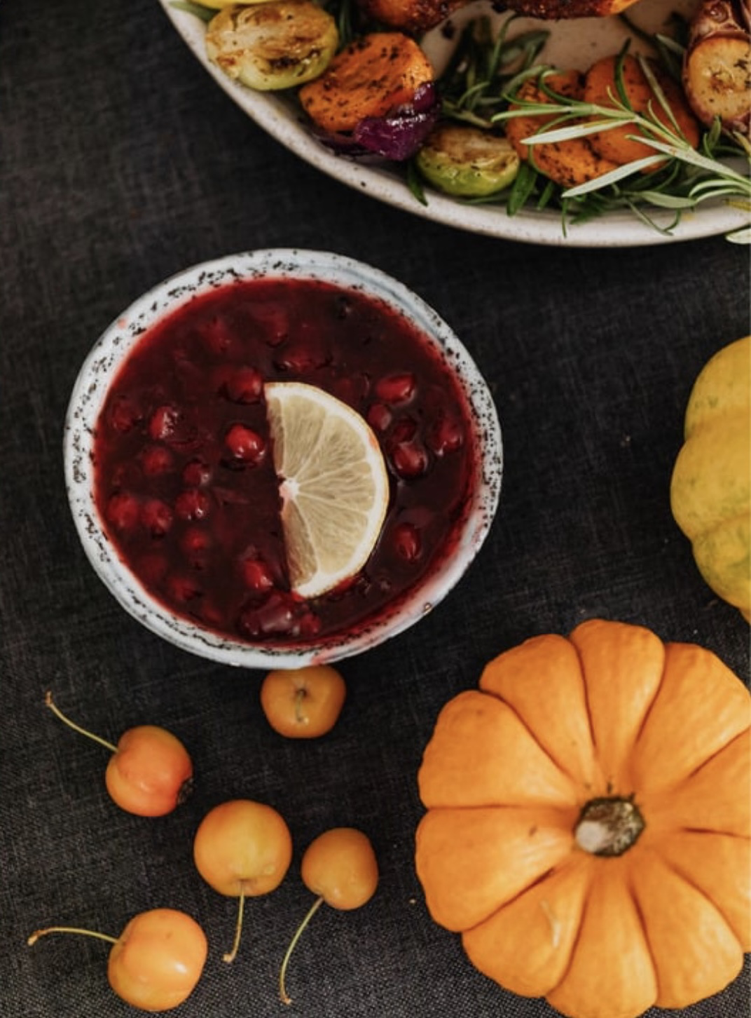 Vì sao thói quen 'ăn gì cũng chấm' đang bào mòn thận? - Ảnh 1.