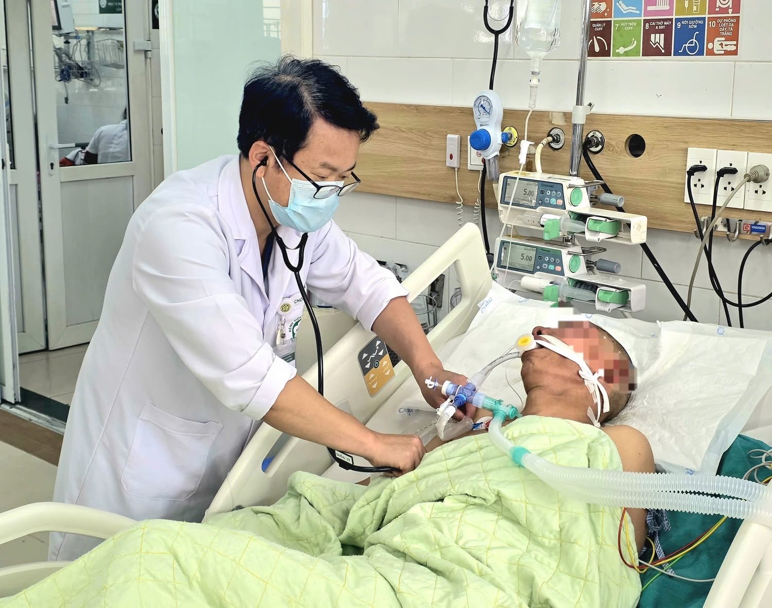 Chữa Bệnh Theo Mạng Xã Hội, Người Đàn Ông Hôn Mê Do Ngộ Độc Khí Co- Ảnh 1. Chữa Bệnh Theo Mạng Xã Hội, Người Đàn Ông Hôn Mê Do Ngộ Độc Khí Co- Ảnh 1.