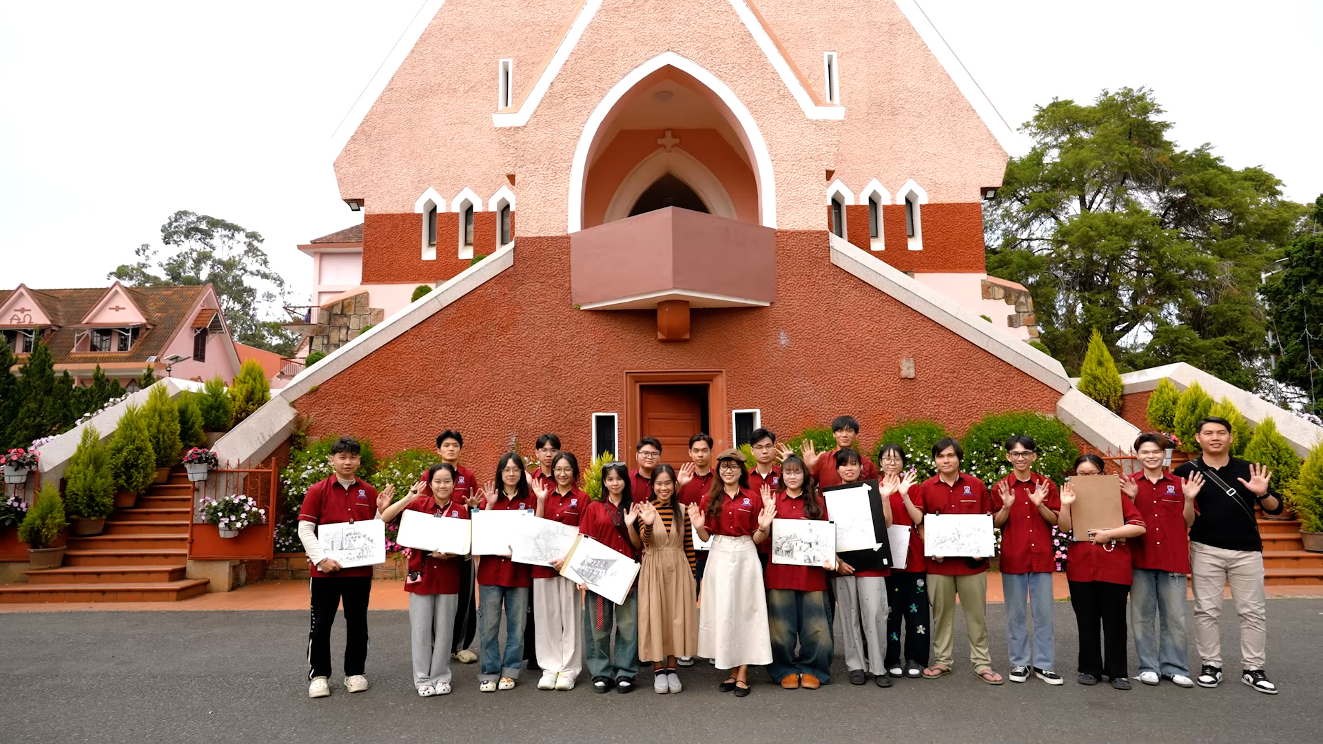 Sinh vi&ecirc;n ng&agrave;nh Thiết kế đồ họa - Trường ĐH Nguyễn Tất Th&agrave;nh: Mang Đ&agrave; Lạt v&agrave;o từng n&eacute;t vẽ - Ảnh 2.