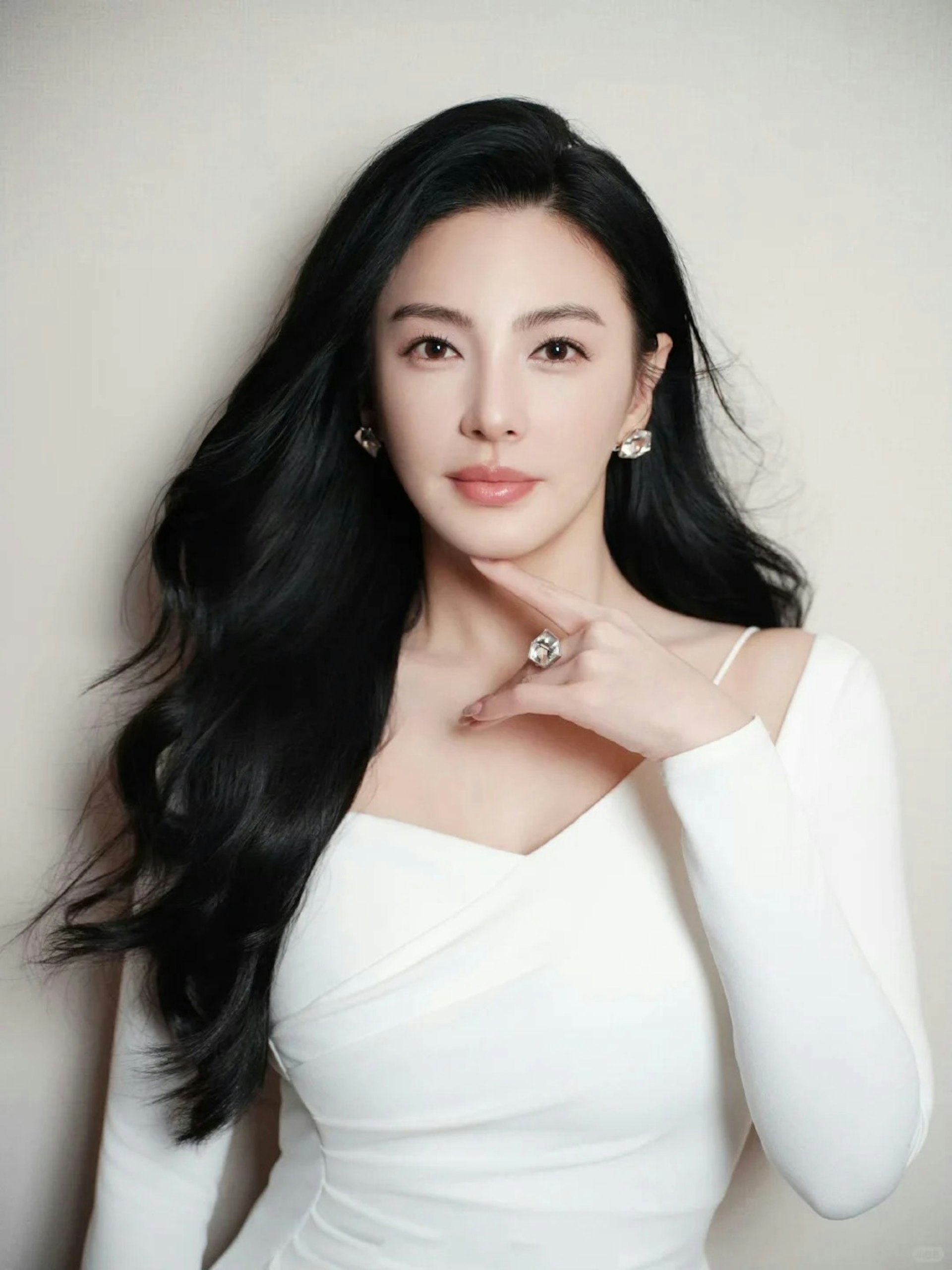 Trương Vũ Kỳ lao lao vì bị tố giật chồng, thuê người mang thai hộ - Ảnh 1.