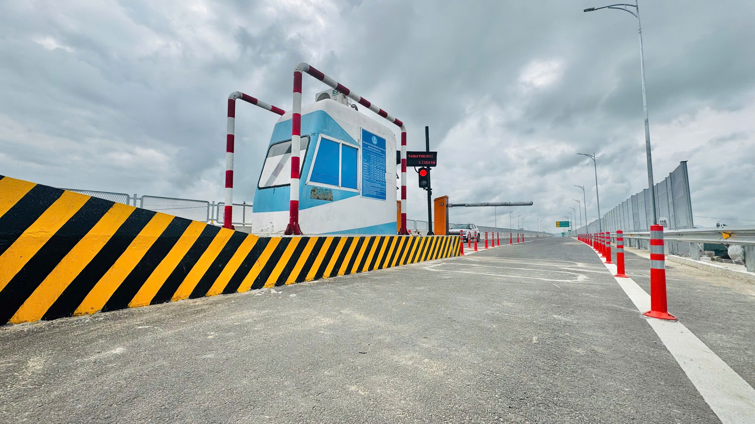 Cao tốc Quảng Ngãi - Hoài Nhơn đấu nối với Đà Nẵng - Quảng Ngãi tại đâu?- Ảnh 2. Cao tốc Quảng Ngãi - Hoài Nhơn đấu nối với Đà Nẵng - Quảng Ngãi tại đâu?- Ảnh 2.