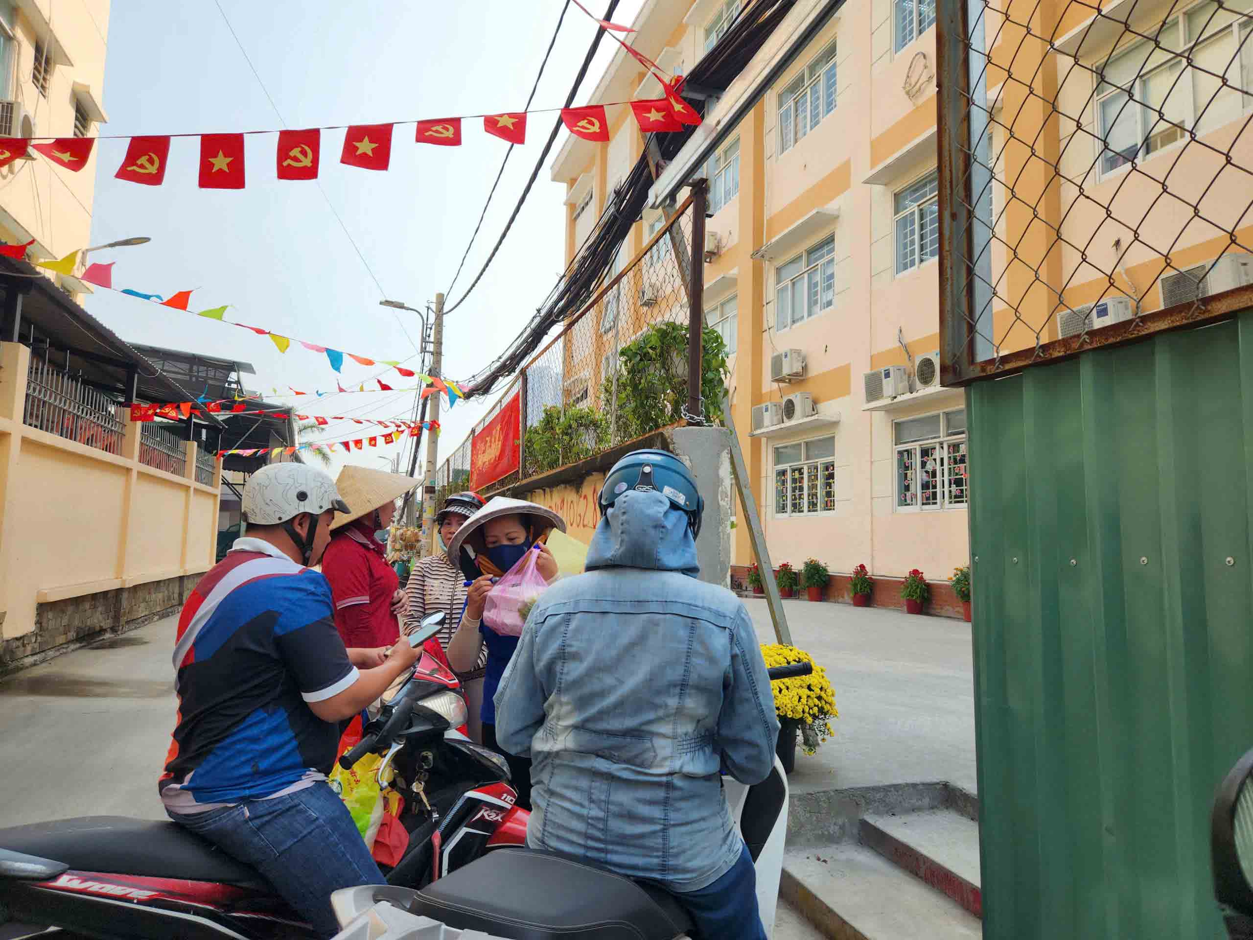 Âu lo suất ăn bán trú trường học - Ảnh 2.