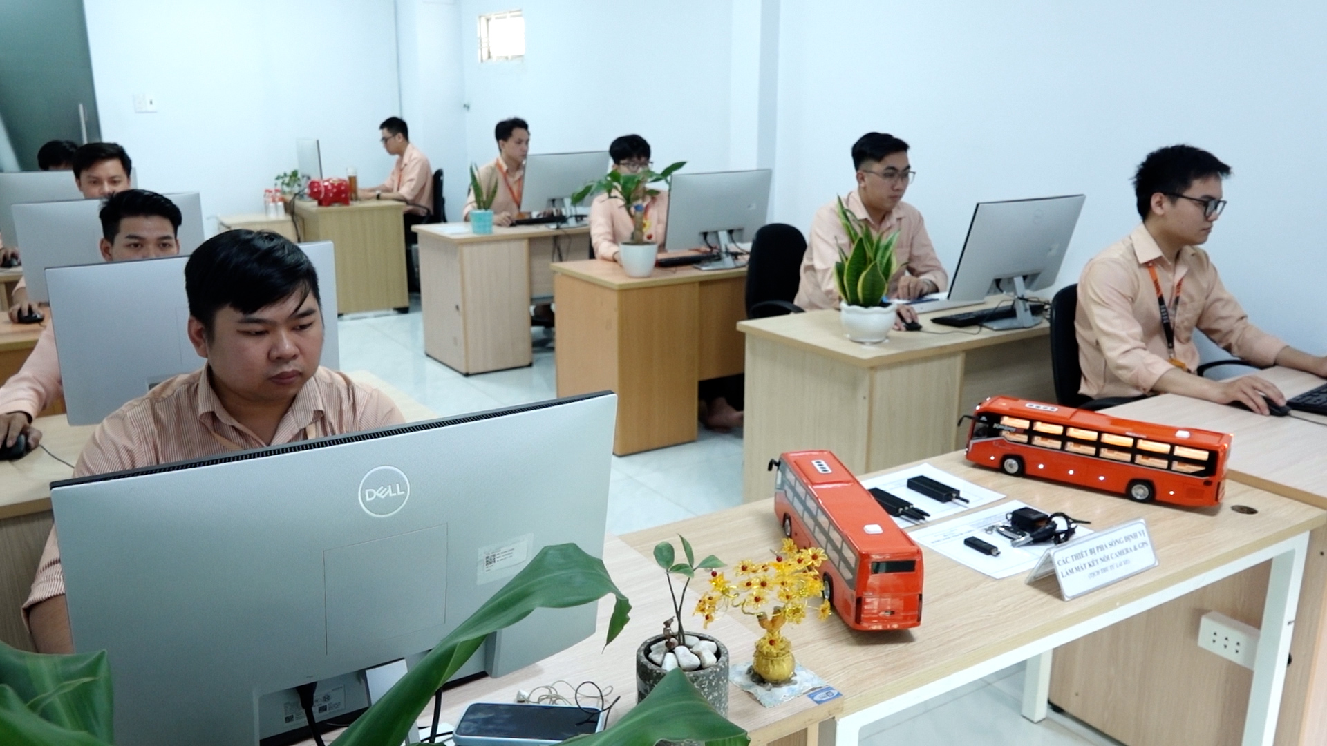 B&ecirc;n trong 'bộ n&atilde;o' điều h&agrave;nh h&agrave;ng trăm camera gi&aacute;m s&aacute;t t&agrave;i xế Phương Trang - Ảnh 2.