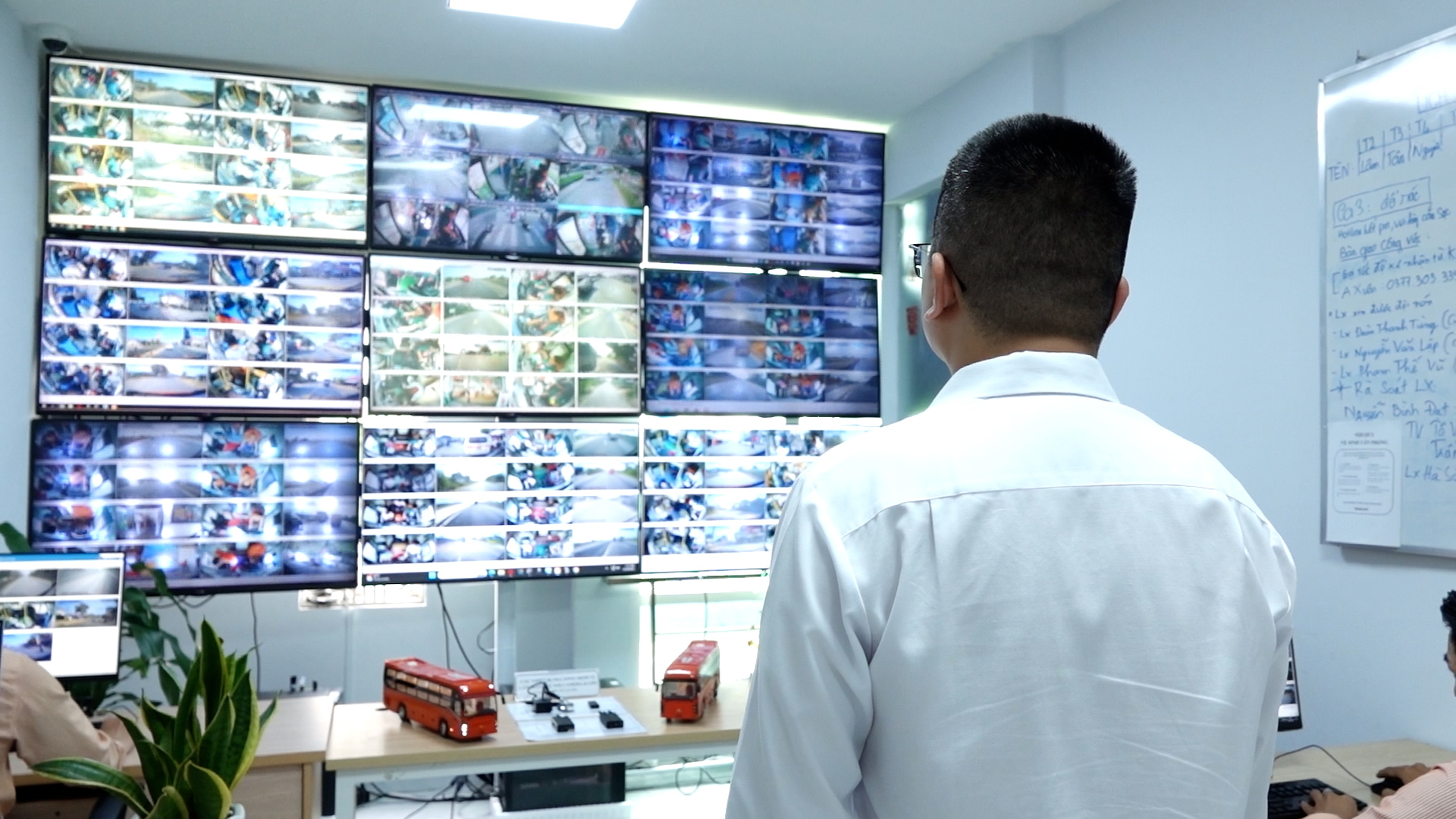 B&ecirc;n trong 'bộ n&atilde;o' điều h&agrave;nh h&agrave;ng trăm camera gi&aacute;m s&aacute;t t&agrave;i xế Phương Trang - Ảnh 1.