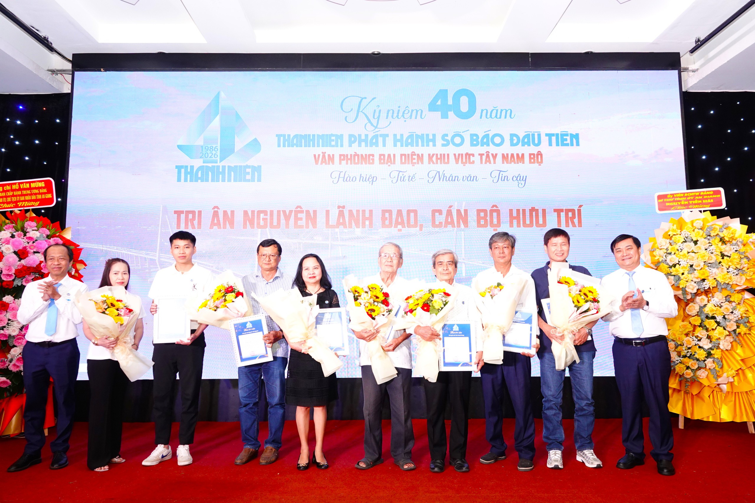 Báo Thanh Niên giữ tinh thần vượt khó như thế hệ mở đường- Ảnh 3. Báo Thanh Niên giữ tinh thần vượt khó như thế hệ mở đường- Ảnh 3.