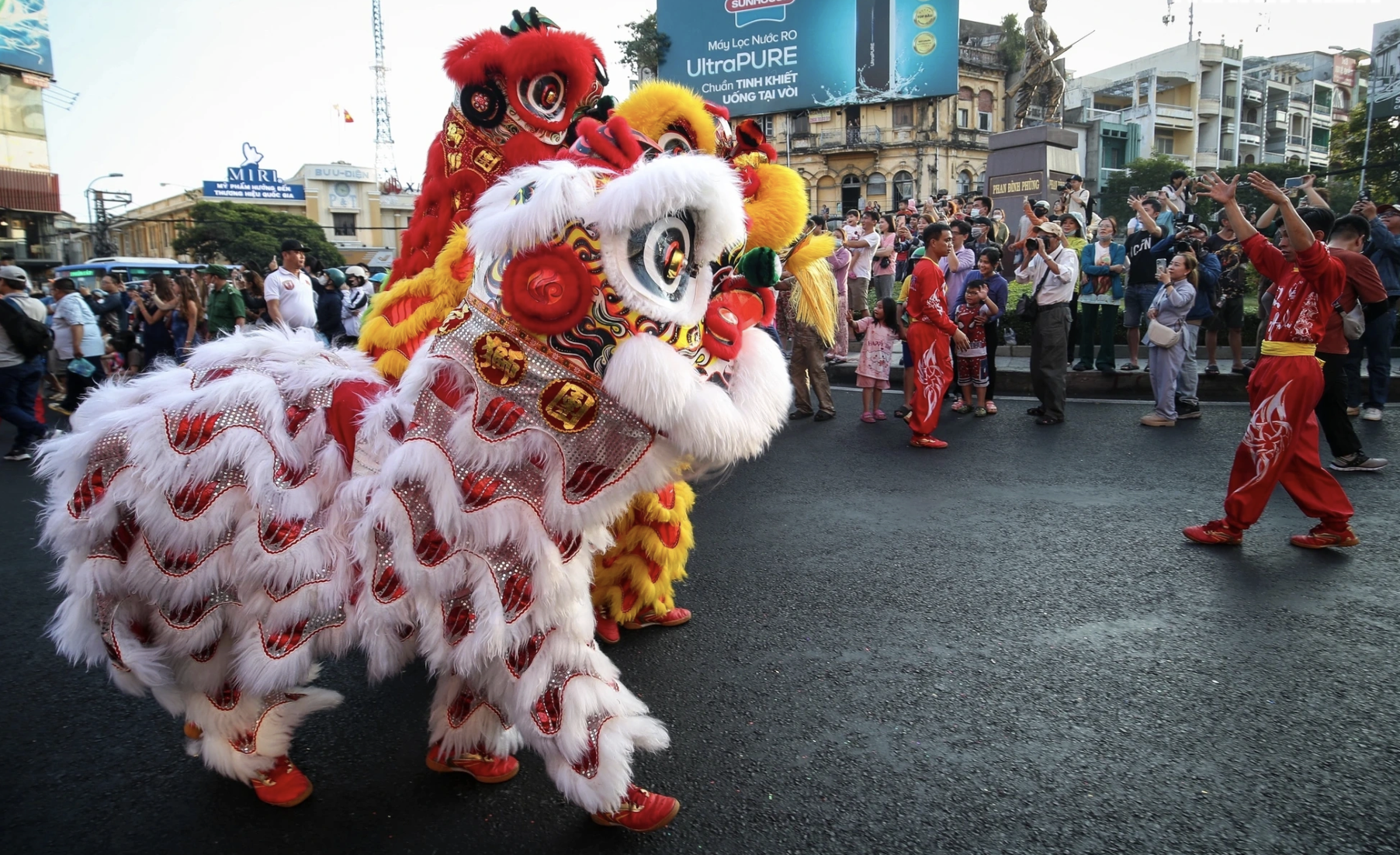 H&ocirc;m nay m&ugrave;ng 1 Tết B&iacute;nh Ngọ: Xem lịch &acirc;m, lịch vạn ni&ecirc;n c&oacute; g&igrave; đặc biệt? - Ảnh 2.