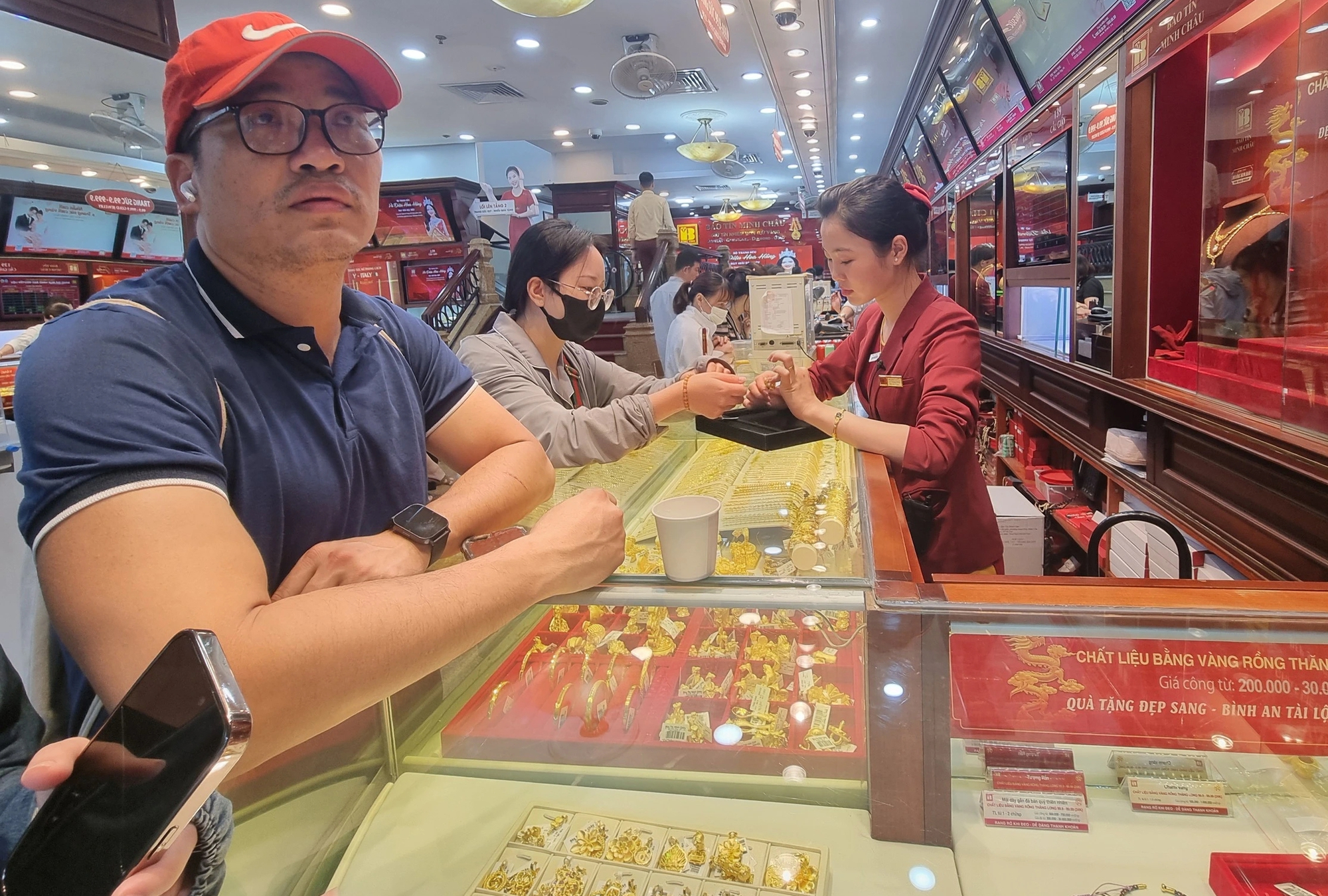 Cầm 1 tỉ trong tay , nên đầu tư vàng bạc như thế nào trong năm 2026? - Ảnh 1. Cầm 1 tỉ trong tay , nên đầu tư vàng bạc như thế nào trong năm 2026? - Ảnh 1.