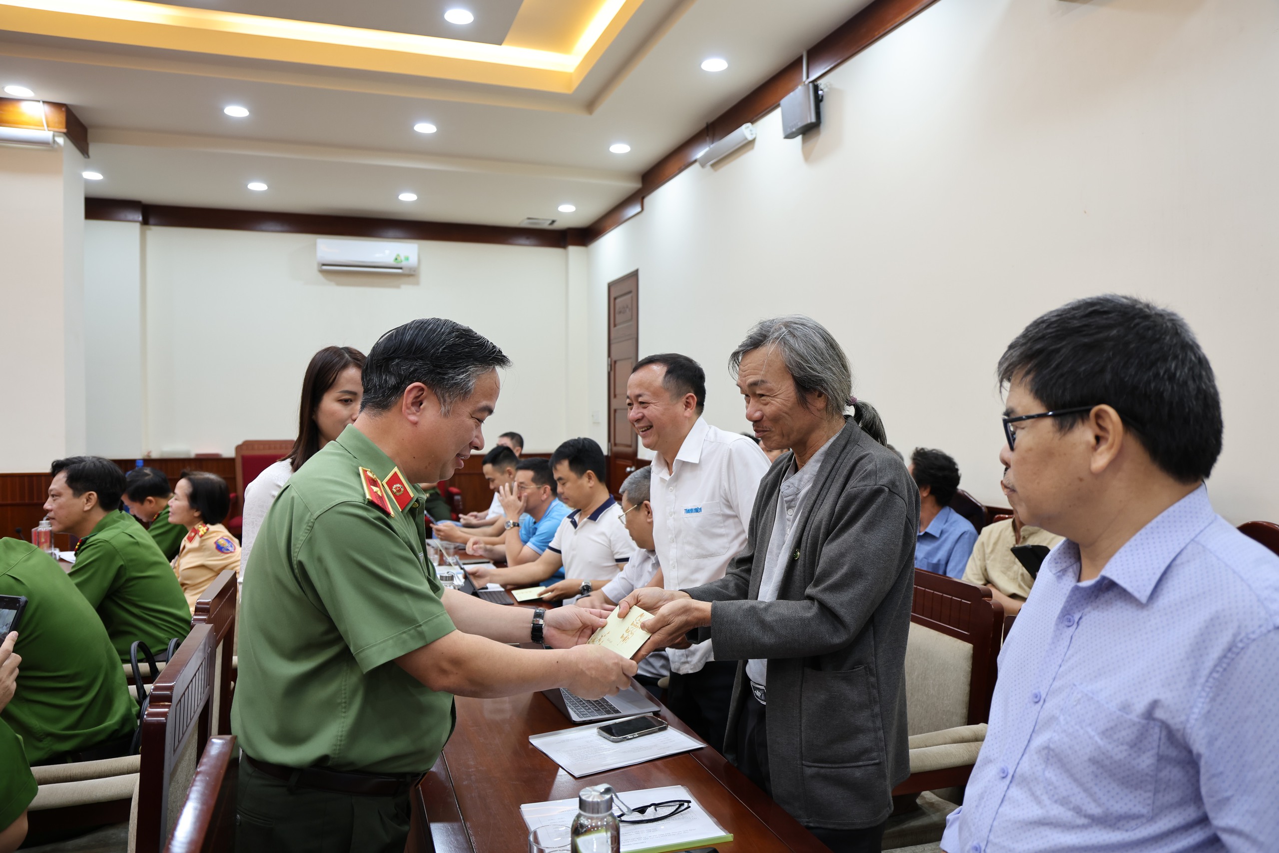 Thi s&aacute;ng t&aacute;c nghệ thuật 'V&igrave; b&igrave;nh y&ecirc;n cuộc sống tr&ecirc;n qu&ecirc; hương Kh&aacute;nh H&ograve;a'- Ảnh 2.