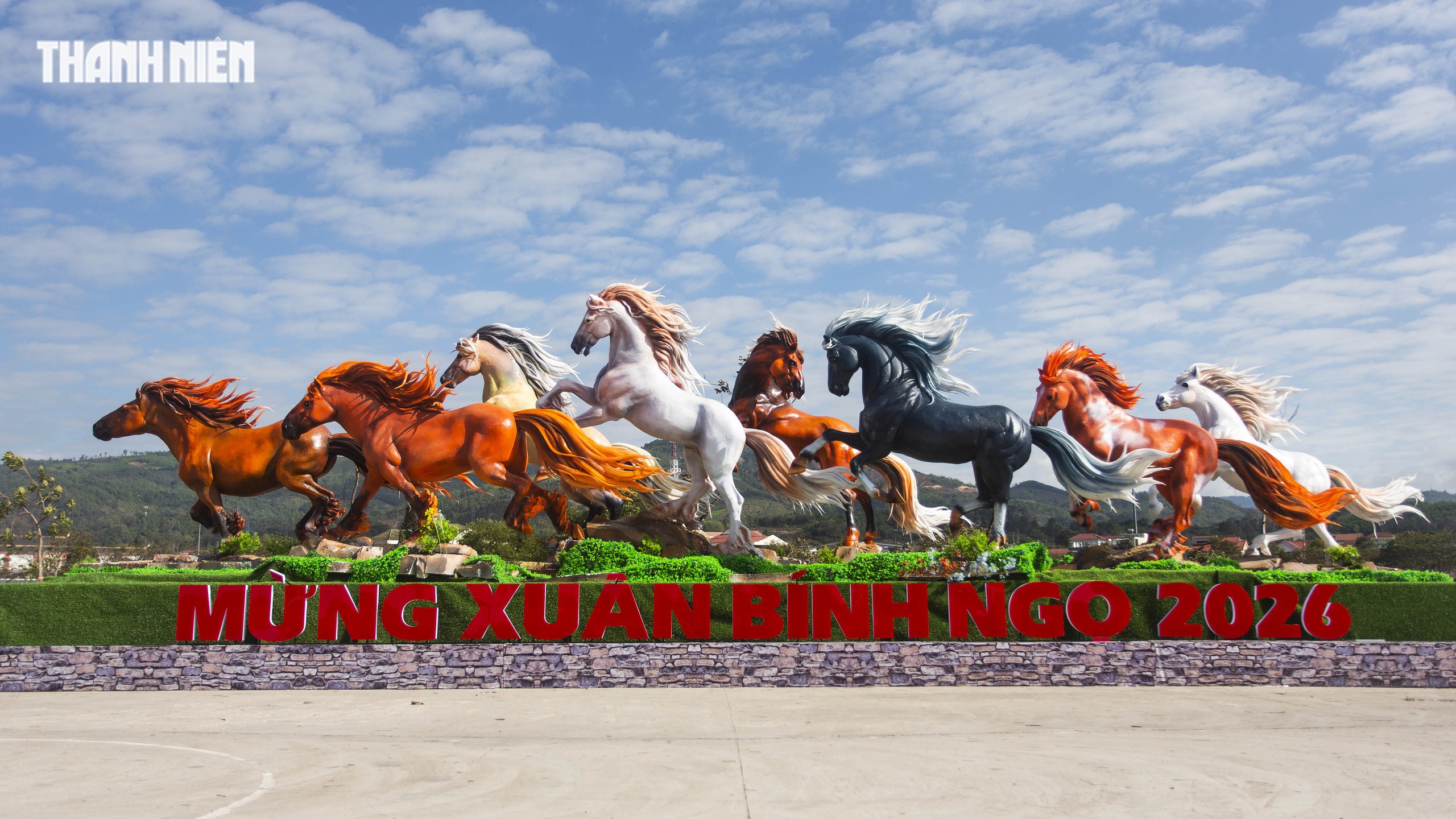 Nghệ nhân Đinh Văn Tâm 'vẽ' bức mã đáo thành công ở biên giới Quảng Trị- Ảnh 1. Nghệ nhân Đinh Văn Tâm 'vẽ' bức mã đáo thành công ở biên giới Quảng Trị- Ảnh 1.