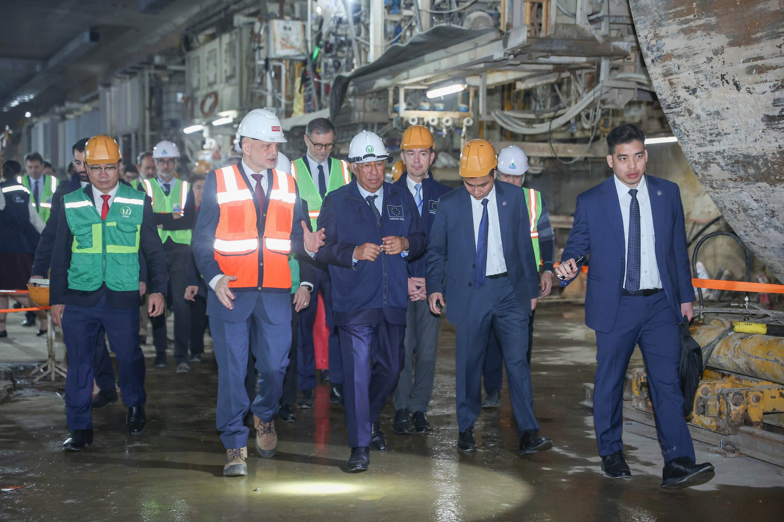 Chủ tịch Hội đồng châu Âu thăm dự án metro số 3 Hà Nội - Ảnh 2.