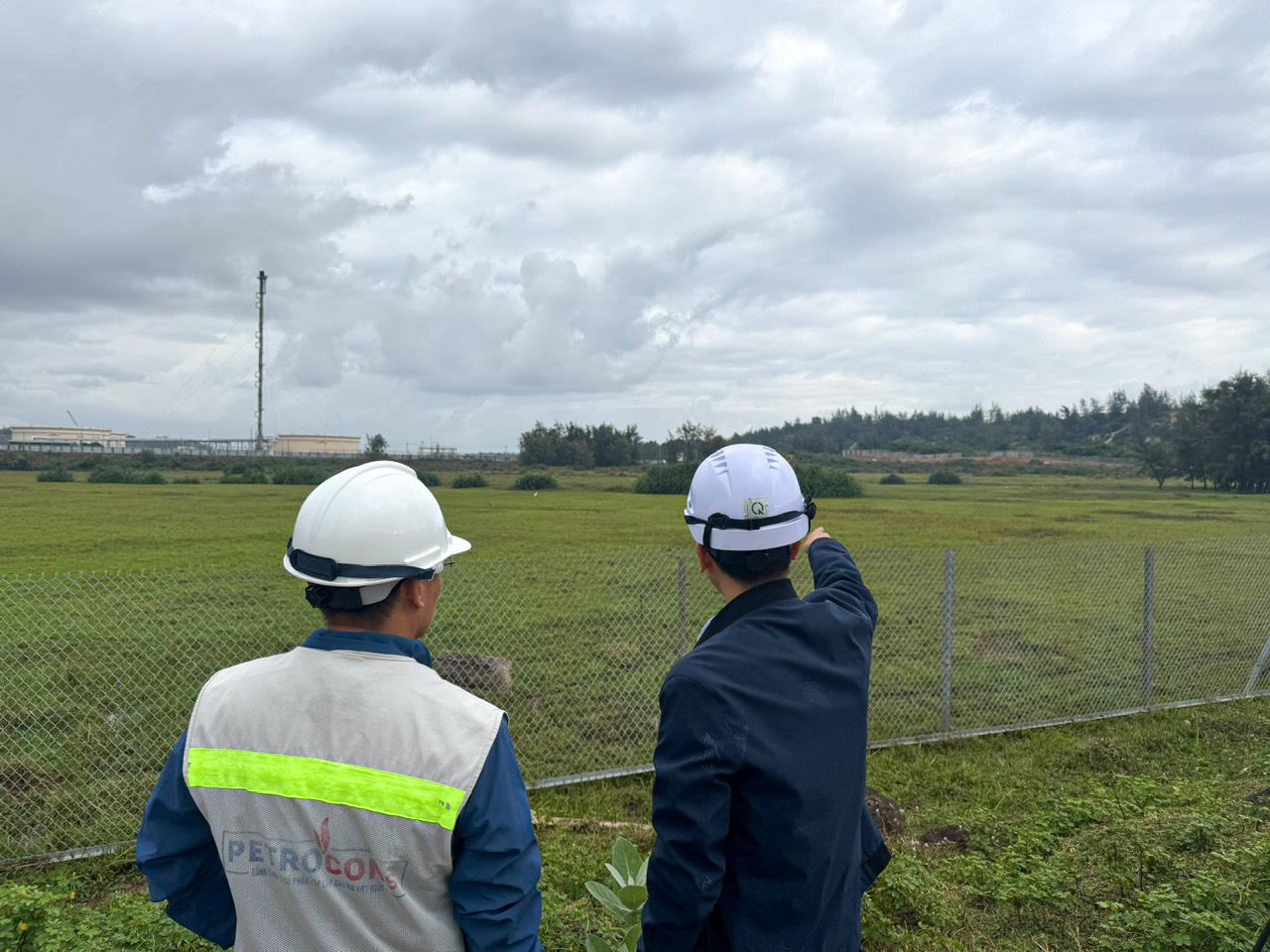 Quảng Ngãi bảo vệ thi công dự án nâng cấp Nhà máy lọc dầu Dung Quất- Ảnh 1.