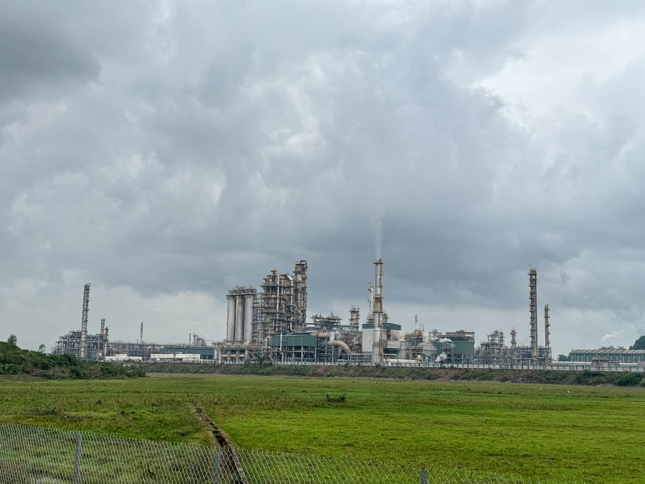 Quảng Ngãi bảo vệ thi công dự án nâng cấp Nhà máy lọc dầu Dung Quất- Ảnh 4.