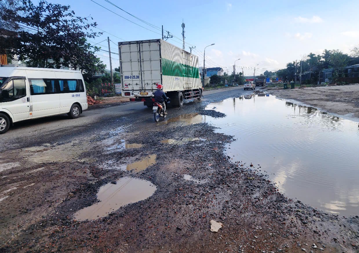 QL14B thi công 'rùa bò':Bí thư Đà Nẵng 'lệnh' trảm nhà thầu nếu tiếp tục chây ì - Ảnh 1.