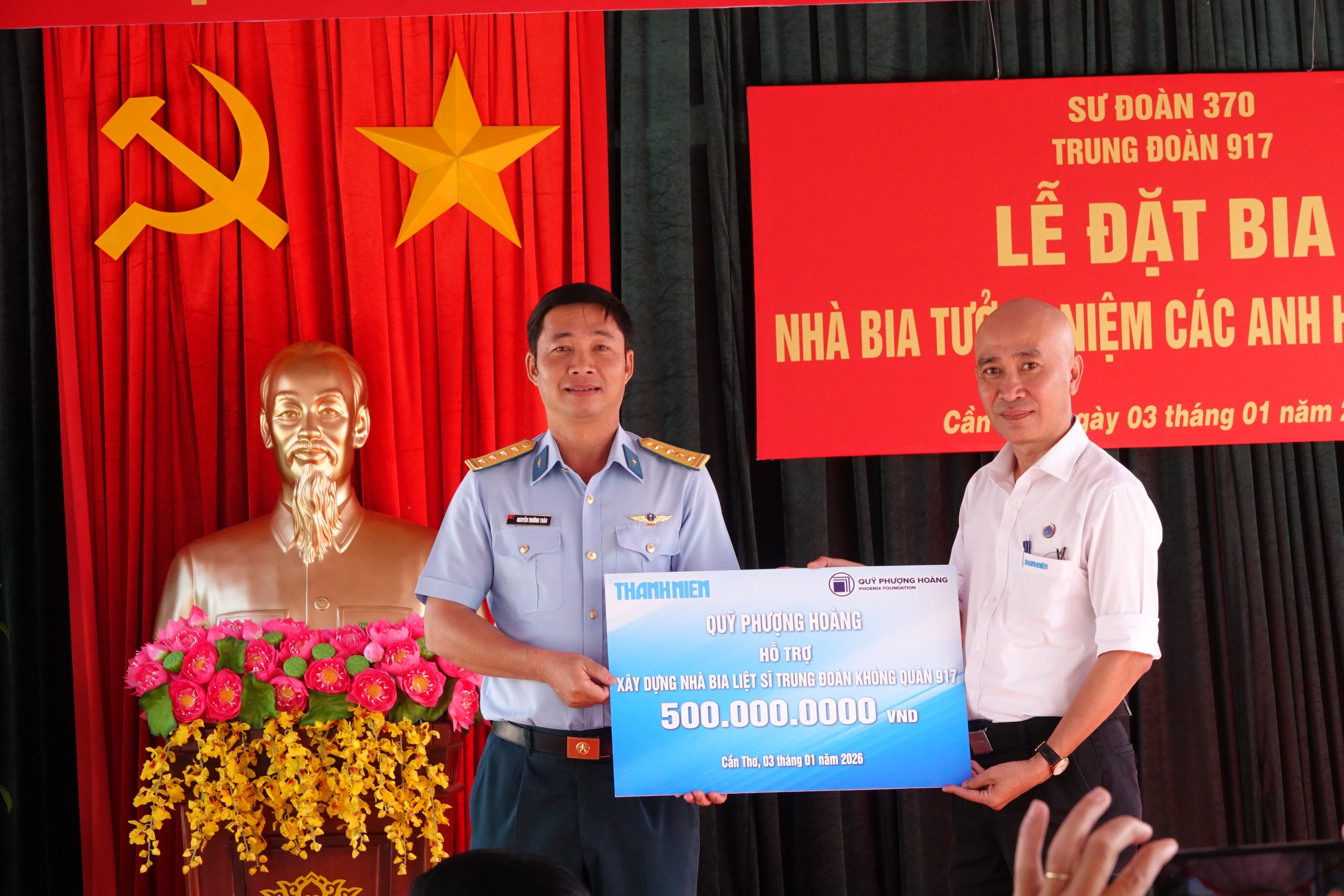 Báo Thanh Niên dựng bia tưởng niệm 18 liệt sĩ Trung đoàn Không quân 917 - Ảnh 7.