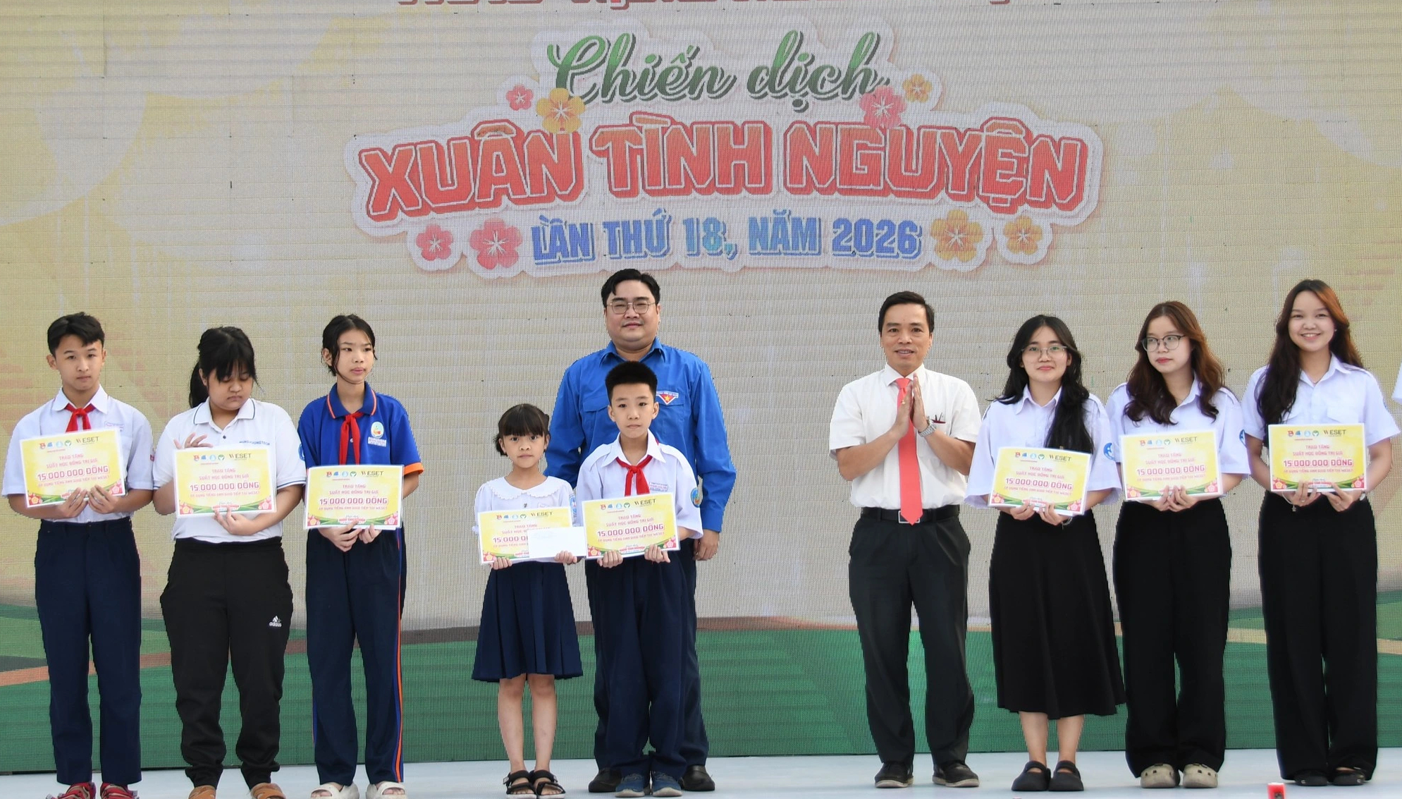 Choáng ngợp và xúc động với gần 70.000 người trẻ chọn đi tình nguyện ngày xuân - Ảnh 6.