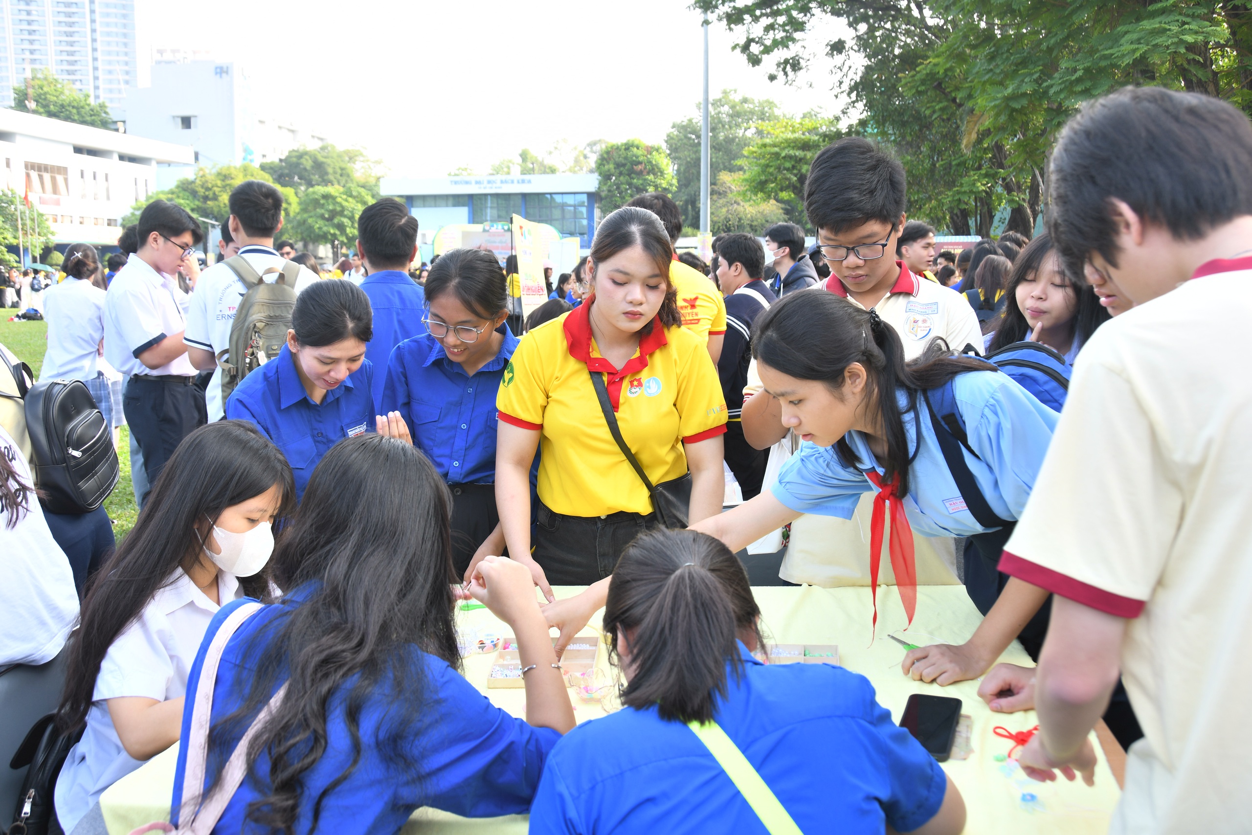 Choáng ngợp và xúc động với gần 70.000 người trẻ chọn đi tình nguyện ngày xuân - Ảnh 14.