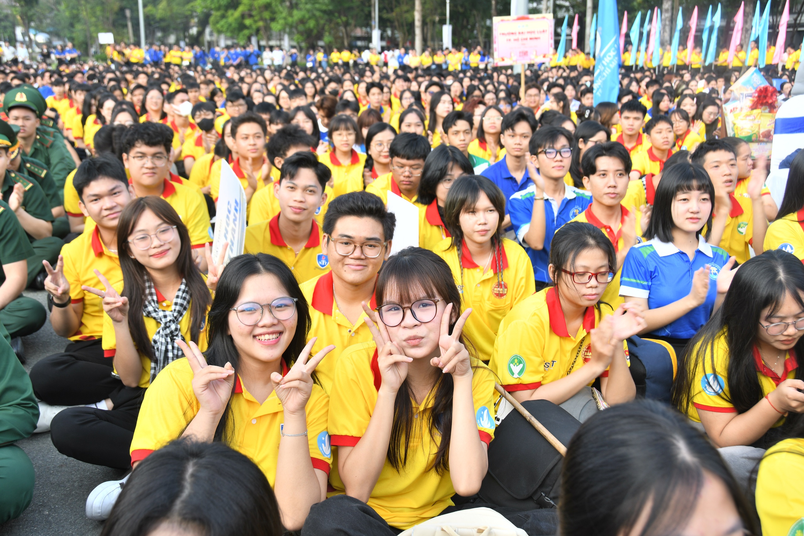Choáng ngợp và xúc động với gần 70.000 người trẻ chọn đi tình nguyện ngày xuân - Ảnh 3.