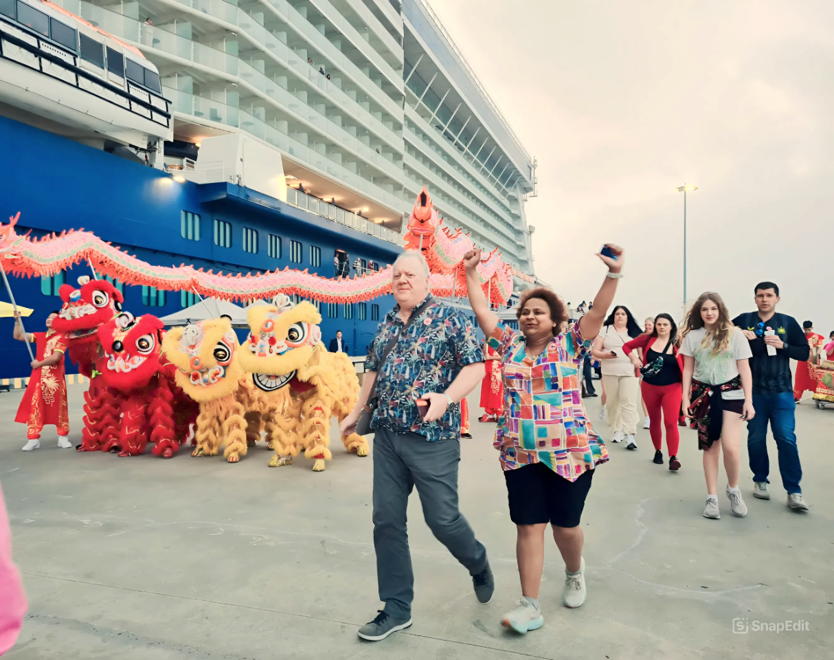 Du lịch Quảng Ninh 'bùng nổ' dịp tết Dương lịch 2026- Ảnh 2. Du lịch Quảng Ninh 'bùng nổ' dịp tết Dương lịch 2026- Ảnh 2.