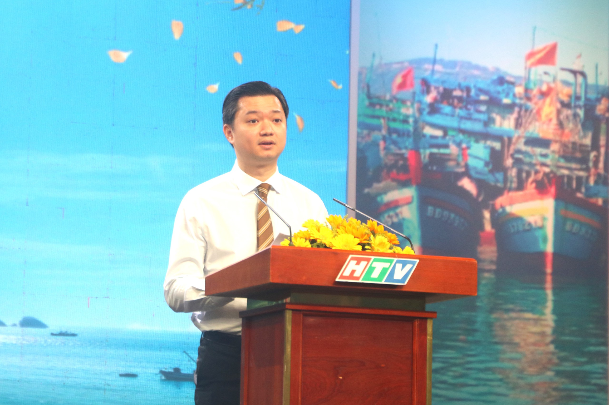 Hành trình sẻ chia trách nhiệm với cộng đồng và người dân vùng biển đảo- Ảnh 4.